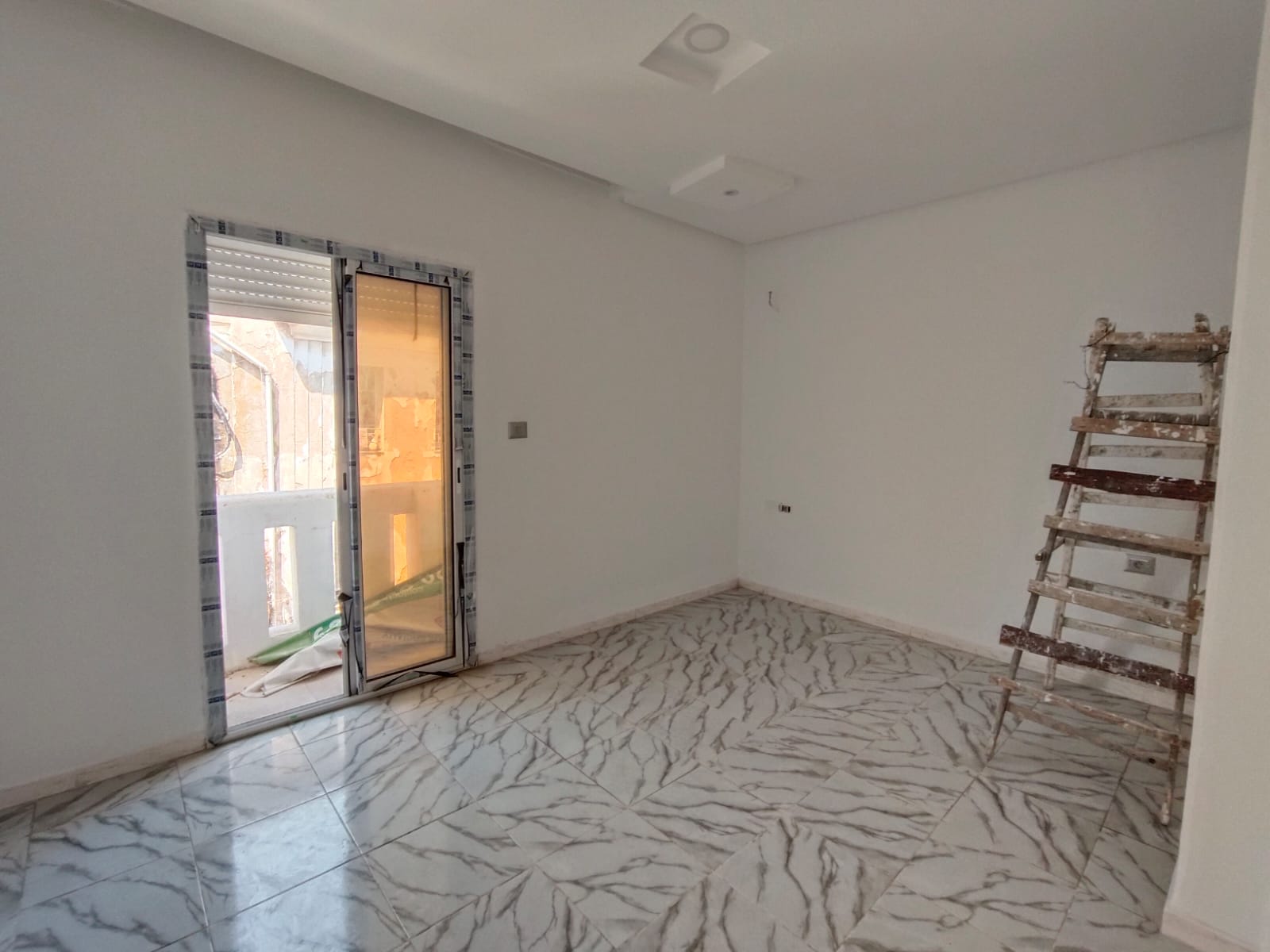 Bab Bhar&nbsp;Bab Bhar&nbsp;Vente&nbsp;Appart. 3 pi�ces&nbsp;Centre ville vnt app s3 160m2