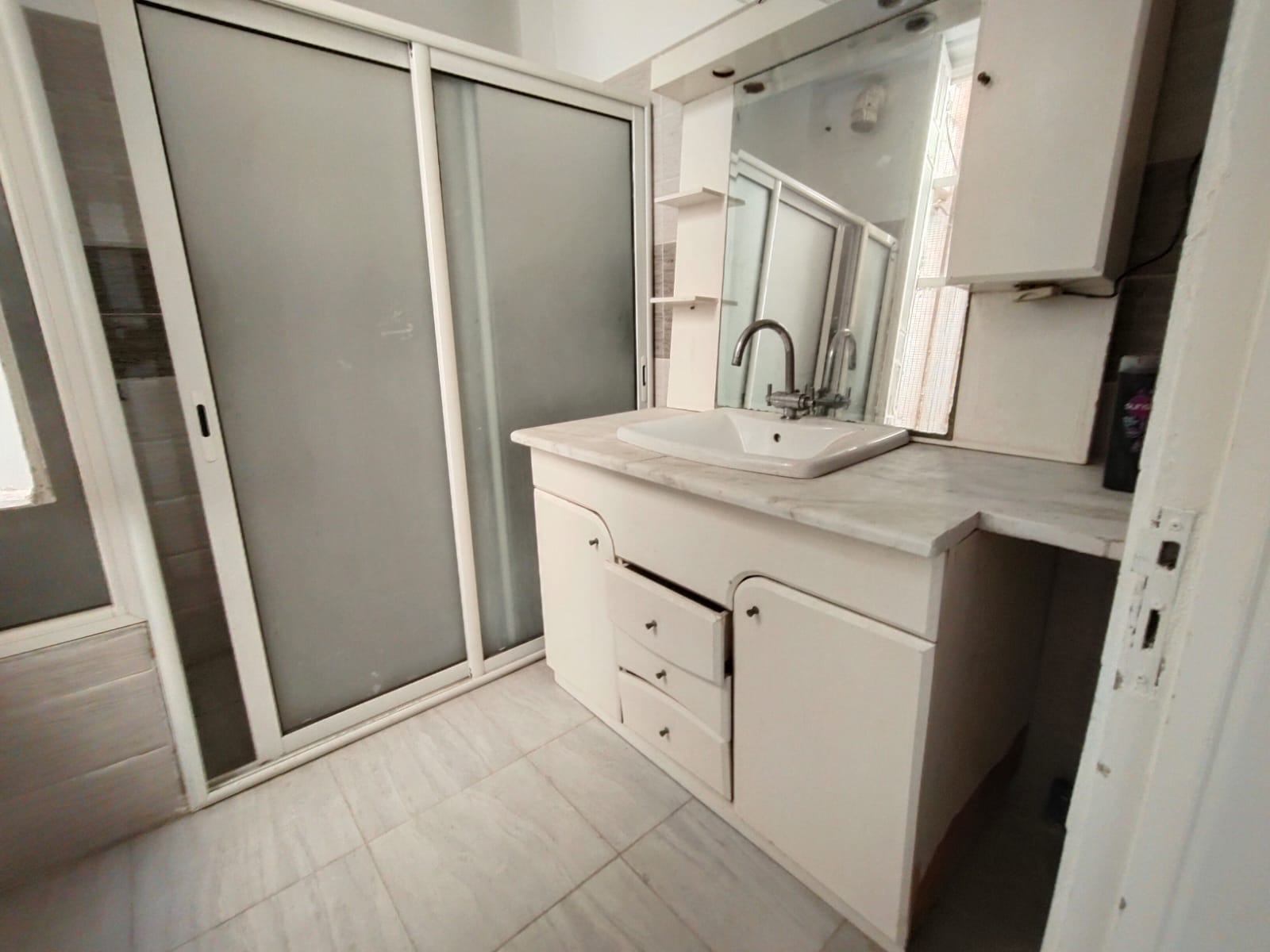 Bab Bhar&nbsp;Bab Bhar&nbsp;Vente&nbsp;Appart. 3 pi�ces&nbsp;Centre ville vnt app s3 160m2