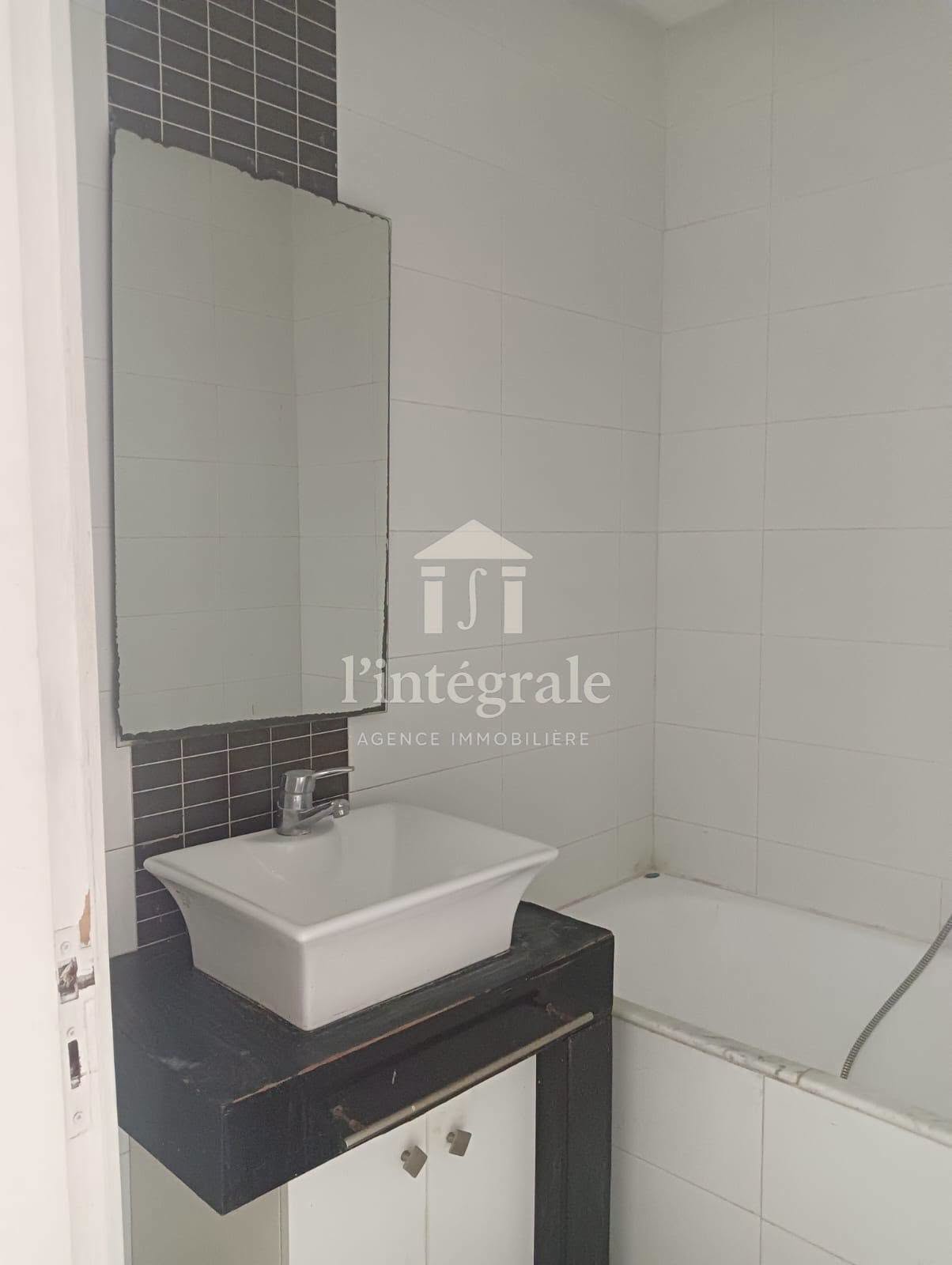Ariana Ville&nbsp;Cite Ennasr 2&nbsp;Location&nbsp;Appart. 2 pi�ces&nbsp;S1 de standing