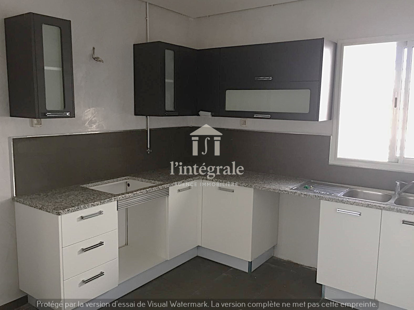 Ariana Ville&nbsp;Cite Ennasr 2&nbsp;Location&nbsp;Appart. 4 pi�ces&nbsp;S3 de haut standing avec terrasse