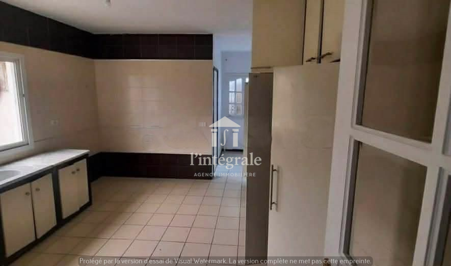 Ariana Ville&nbsp;Cite Ennasr 2&nbsp;Location&nbsp;Maisons&nbsp;Magnifique �tage d'une villa s4