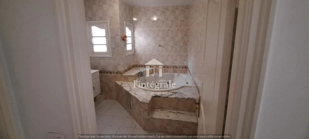 Ariana Ville&nbsp;Cite Ennasr 2&nbsp;Location&nbsp;Maisons&nbsp;Magnifique �tage d'une villa s4
