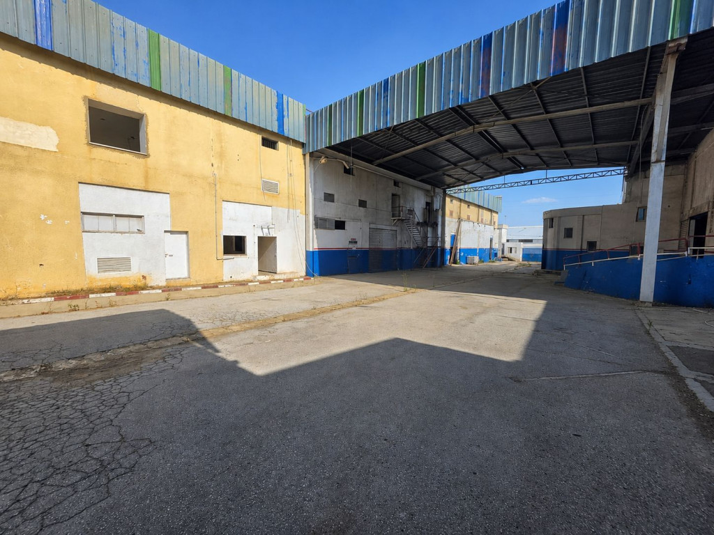 Ben Arous&nbsp;Ben Arous&nbsp;Bureaux & Commerces&nbsp;Fond de Commerce&nbsp;Usine 7 050 m � bir el kass�a