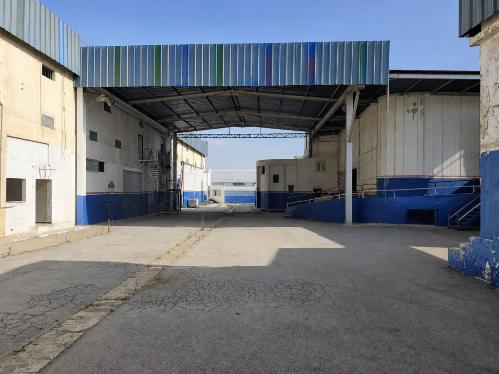Ben Arous&nbsp;Ben Arous&nbsp;Bureaux & Commerces&nbsp;Fond de Commerce&nbsp;Usine 7 050 m � bir el kass�a