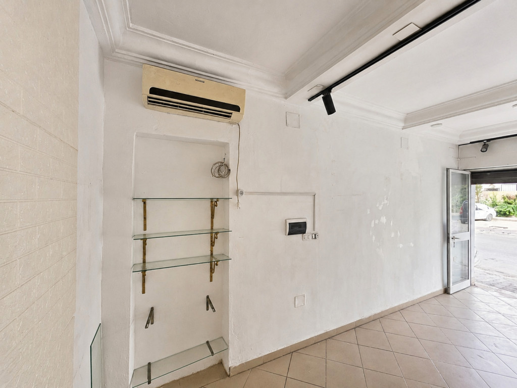 El Mourouj&nbsp;Cite El Mourouj 3 Bis&nbsp;Bureaux & Commerces&nbsp;Fond de Commerce&nbsp;Local commercial 15 m � el mourouj 5