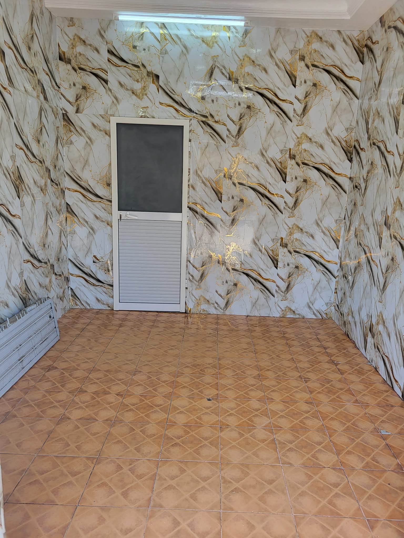 Bab Bhar&nbsp;Bab Bhar&nbsp;Location&nbsp;Appart. 2 pi�ces&nbsp;Local commercial au centre ville tunis