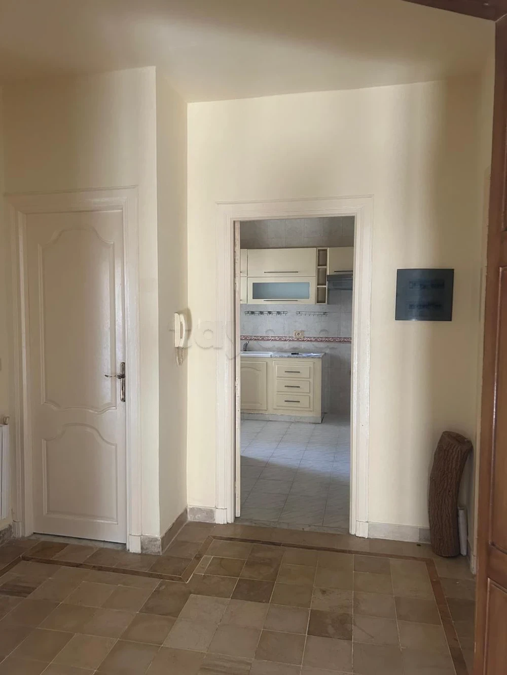 La Soukra&nbsp;La Soukra&nbsp;Location&nbsp;Appart. 4 pi�ces&nbsp;S3 a soukra zone hamadi abid