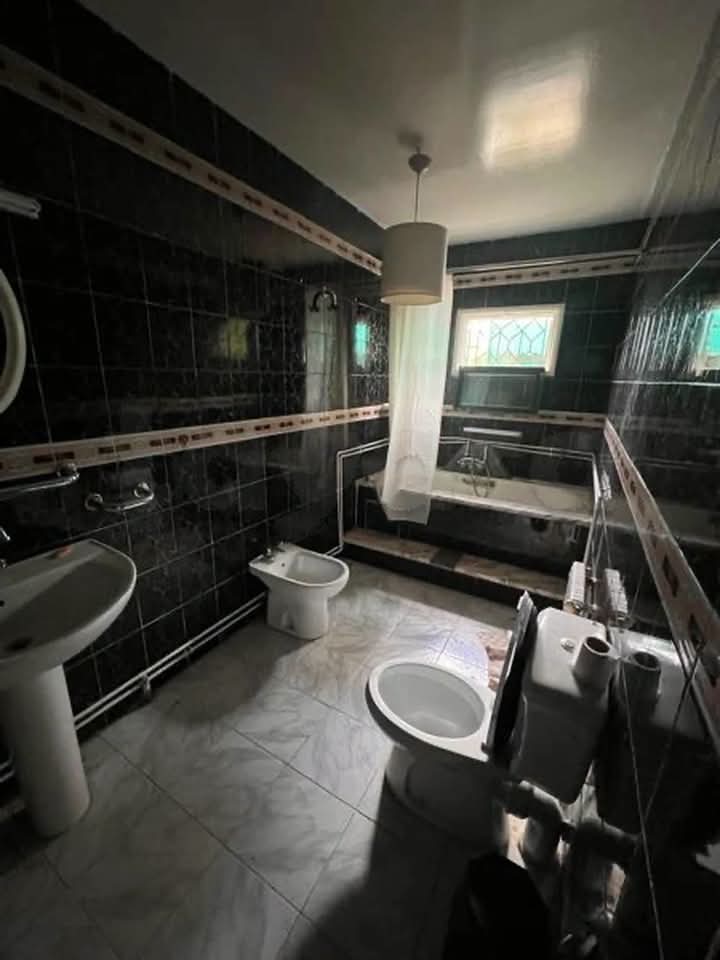 Ariana Ville&nbsp;El Menzah 8&nbsp;Location&nbsp;Appart. 4 pi�ces&nbsp;S3 1509 rdc menzah 8