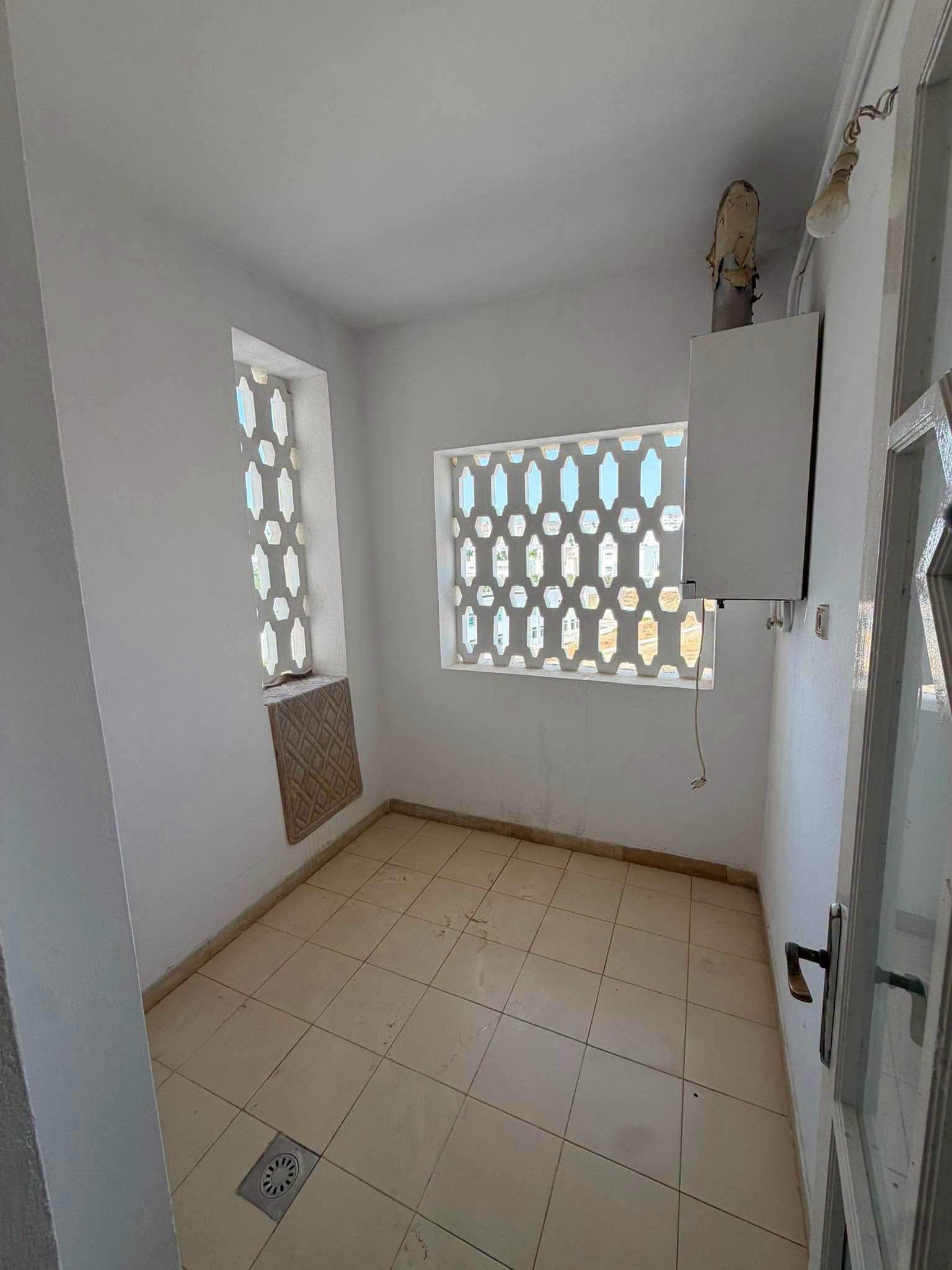 Ariana Ville&nbsp;Cite Ennasr 2&nbsp;Location&nbsp;Appart. 2 pi�ces&nbsp;S1 meuble ennasr 2 1050d