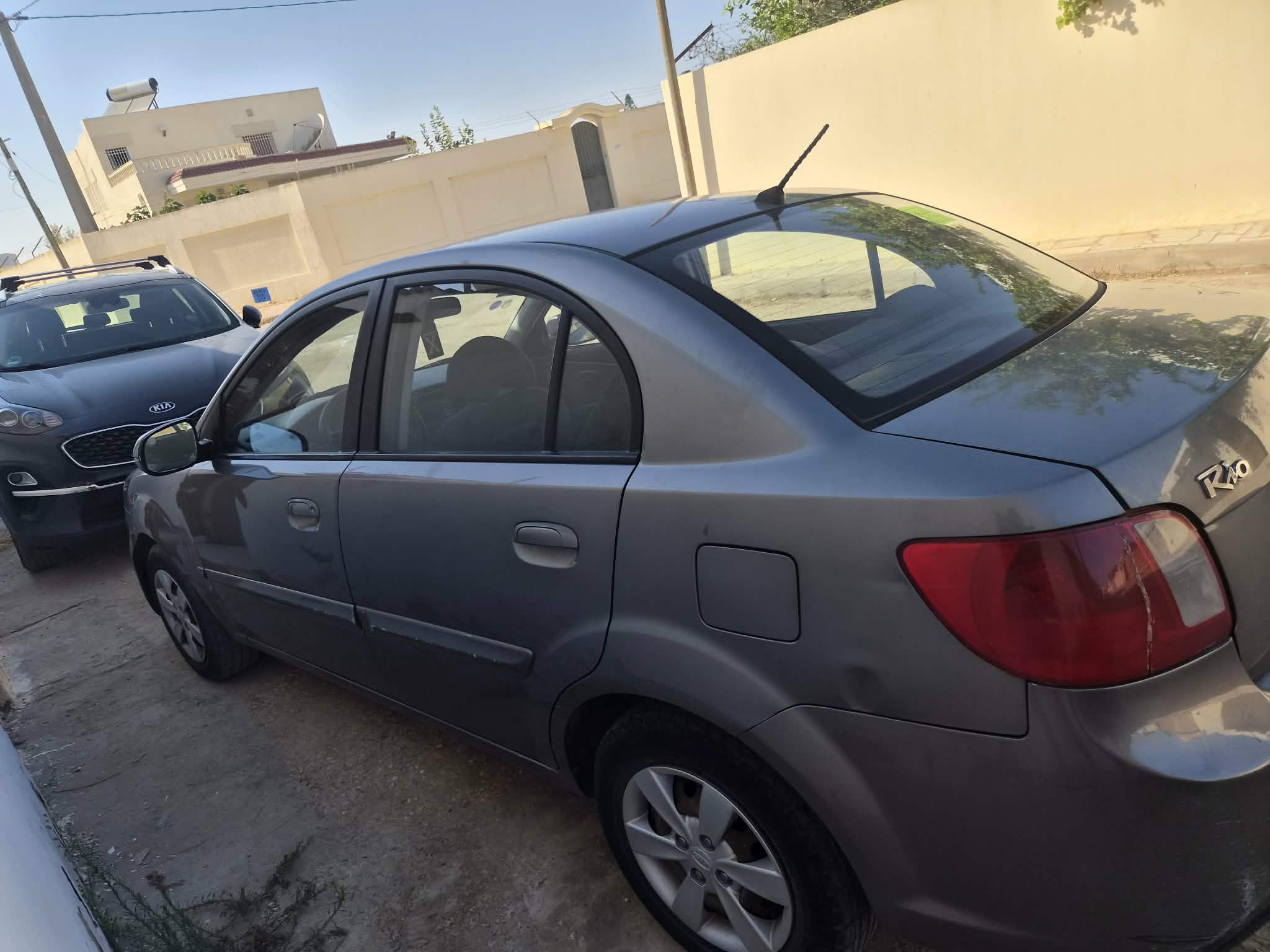Sakiet Eddaier&nbsp;Cite Bourguiba&nbsp;Kia&nbsp;Rio&nbsp;Kia rio 2010