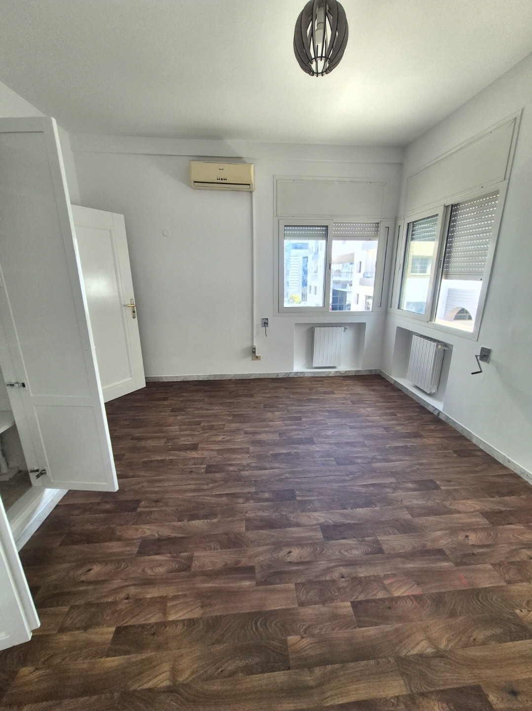 La Marsa&nbsp;Berge Du Lac&nbsp;Location&nbsp;Appart. 2 pi�ces&nbsp;S plus1 bureau lac1