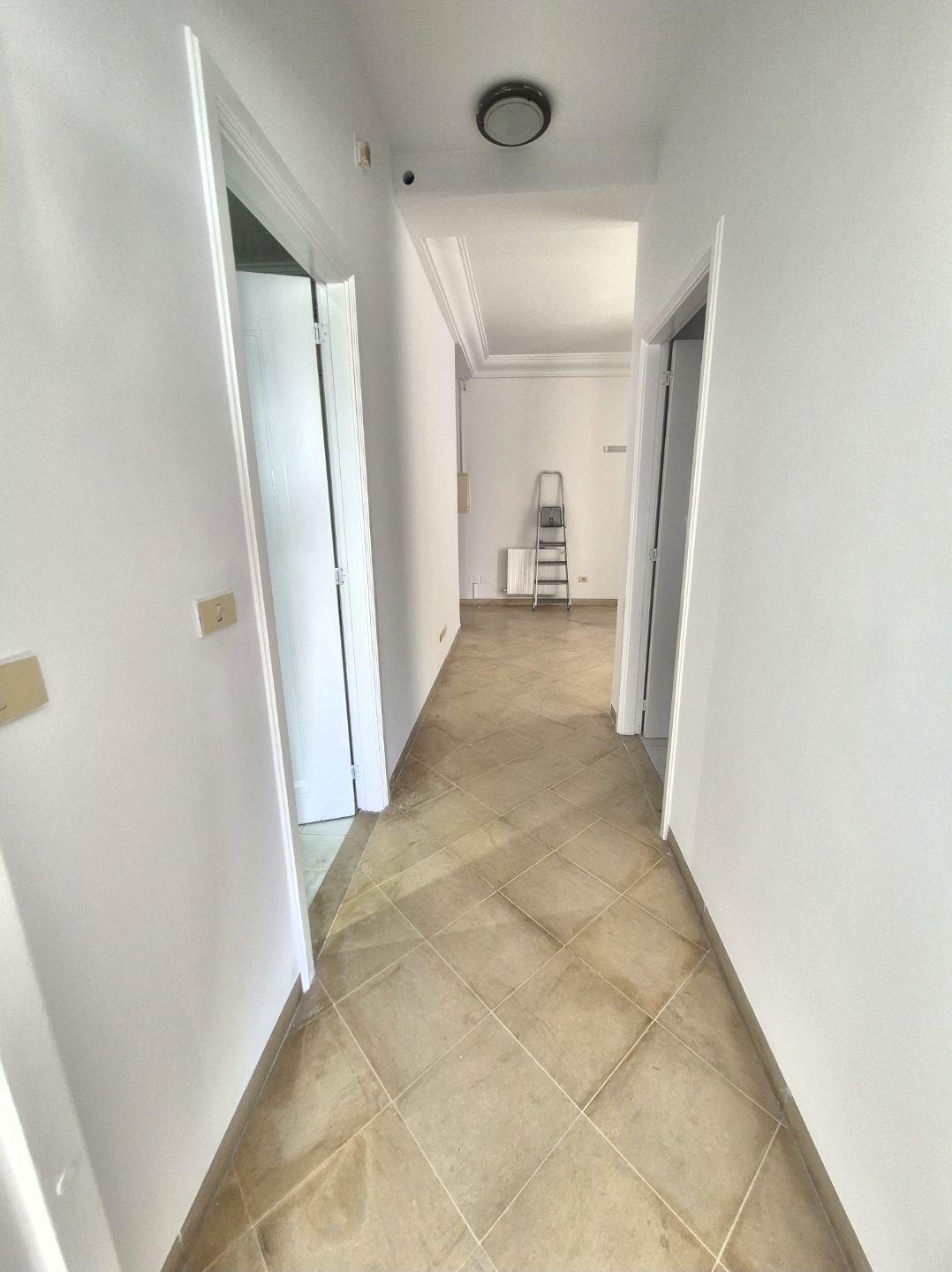 La Marsa&nbsp;Berge Du Lac&nbsp;Location&nbsp;Appart. 2 pi�ces&nbsp;S plus1 bureau lac1