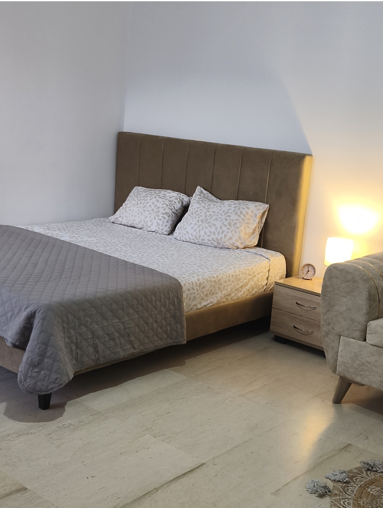 La Marsa&nbsp;Cite Bhar Lazreg&nbsp;Location&nbsp;Appart. 1 pi�ce&nbsp;Bel appartement haut standing meubl�