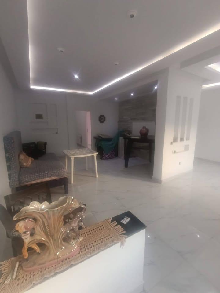 El Menzah&nbsp;El Manar 2&nbsp;Location&nbsp;Appart. 3 pi�ces&nbsp;�tage de villa semi meubl�