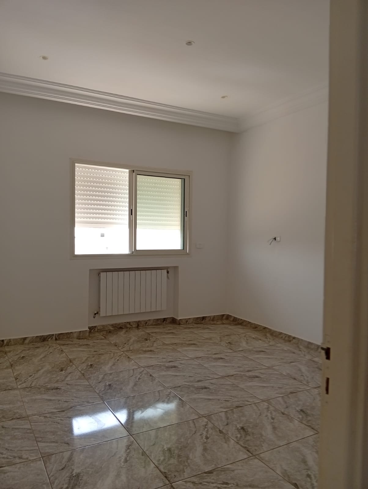 Mnihla&nbsp;Jardins d'el Menzah&nbsp;Location&nbsp;Appart. 4 pi�ces&nbsp;Un �tage de villa s3 � jardins menzah 2