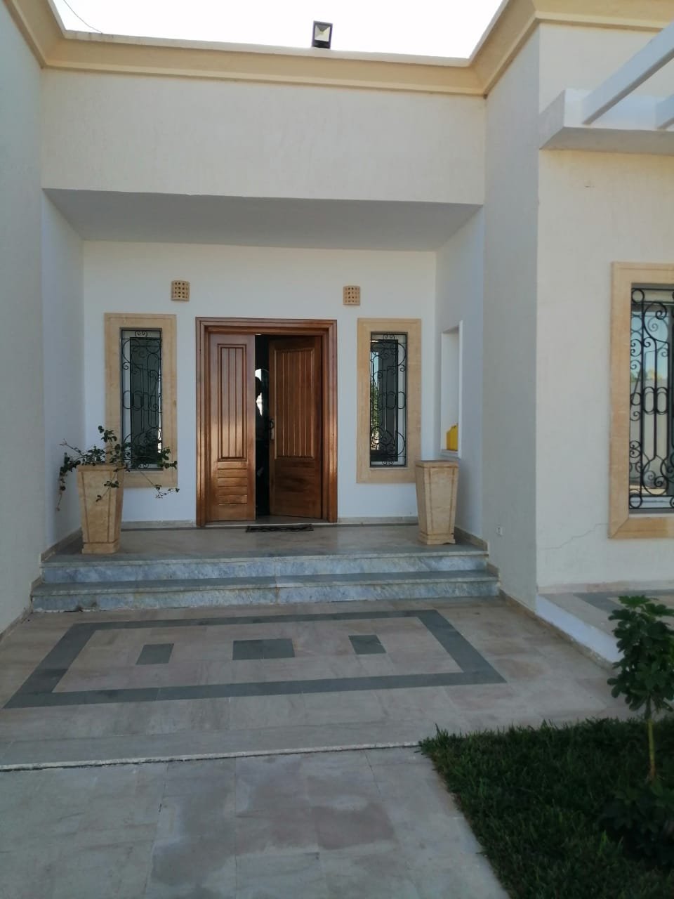 Mannouba&nbsp;La Mannouba&nbsp;Vente&nbsp;Maisons&nbsp;Standing 1250mc avec piscine