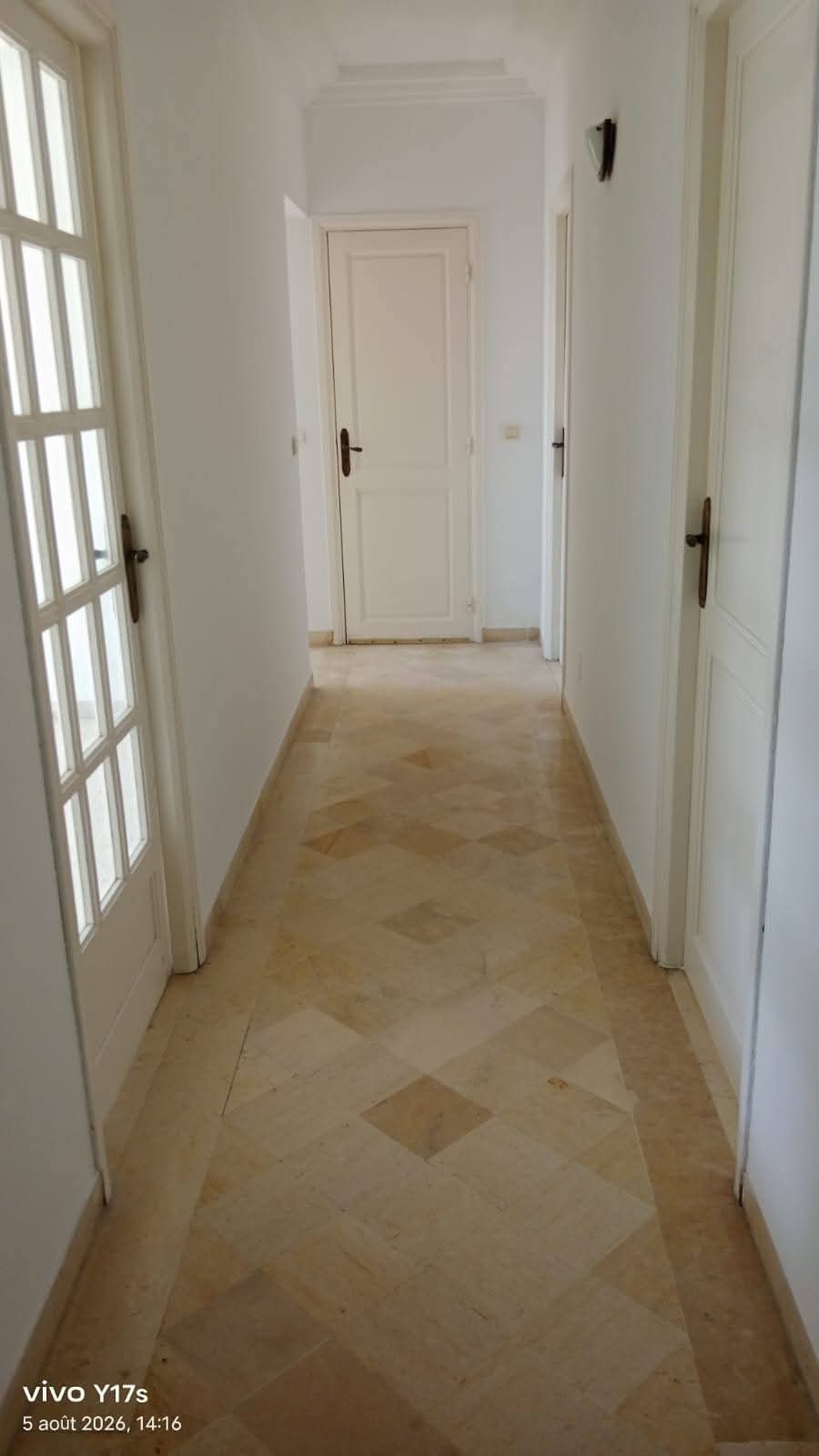 El Menzah&nbsp;El Manar 1&nbsp;Location&nbsp;Appart. 3 pi�ces&nbsp;S3 salon ferm� 10 min de campus  manar1