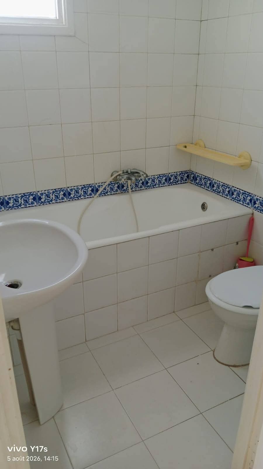 El Menzah&nbsp;El Manar 1&nbsp;Location&nbsp;Appart. 3 pi�ces&nbsp;S3 salon ferm� 10 min de campus  manar1