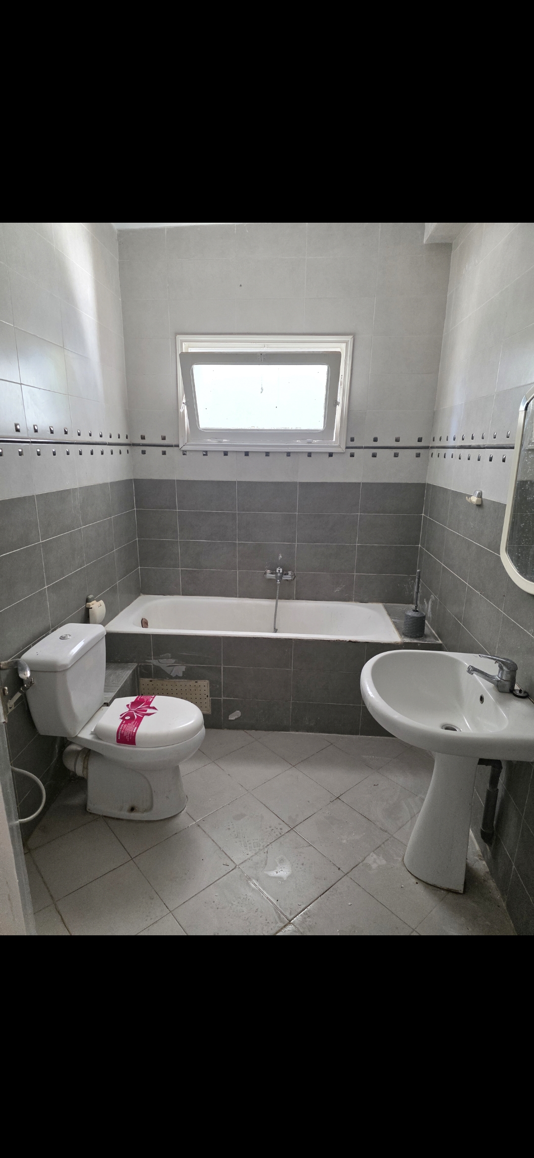 El Menzah&nbsp;El Manar 1&nbsp;Location&nbsp;Appart. 3 pi�ces&nbsp;S3 1er �tage c�t� monoprix manar 1
