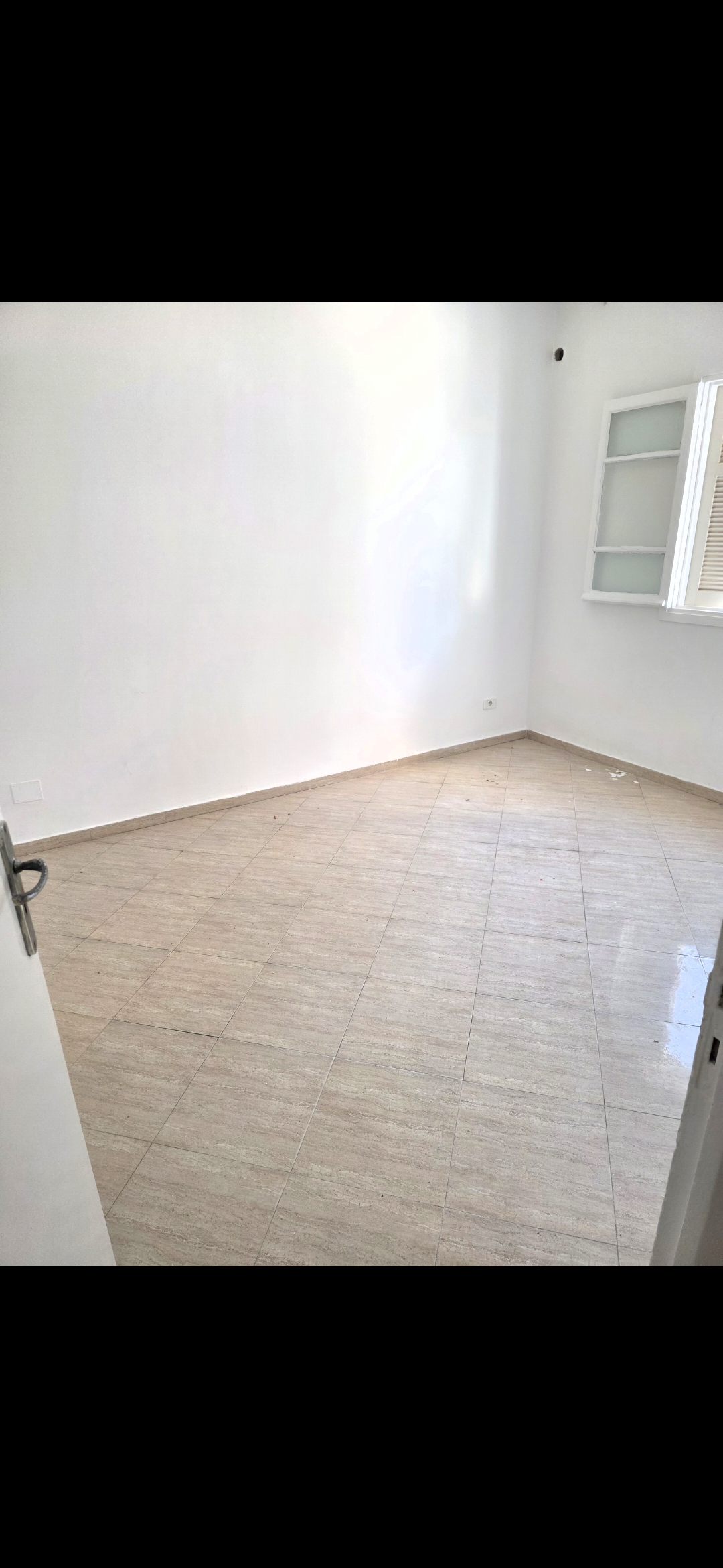 El Menzah&nbsp;El Manar 1&nbsp;Location&nbsp;Appart. 3 pi�ces&nbsp;S3 1er �tage c�t� monoprix manar 1