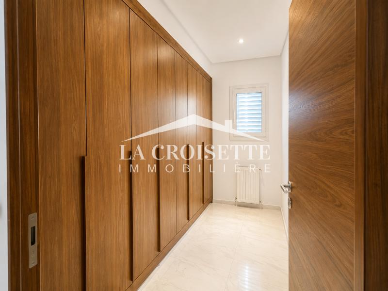 La Marsa&nbsp;Berge Du Lac&nbsp;Location&nbsp;Appart. 4 pi�ces&nbsp;Appartement s4 avec piscine au lac2 mal4307