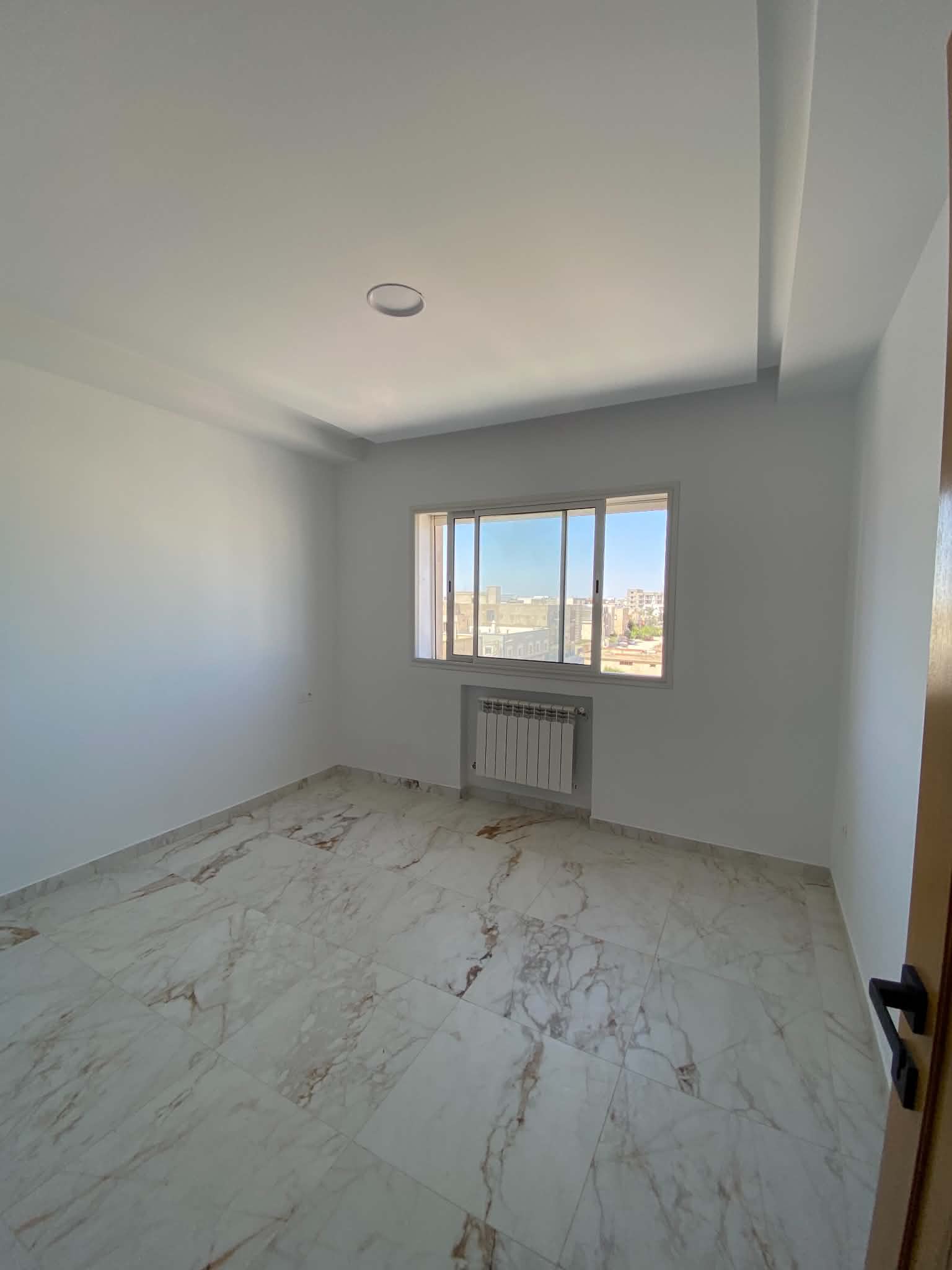 La Marsa&nbsp;Cite Bhar Lazreg&nbsp;Location&nbsp;Appart. 2 pi�ces&nbsp;S plus 2 luxieux