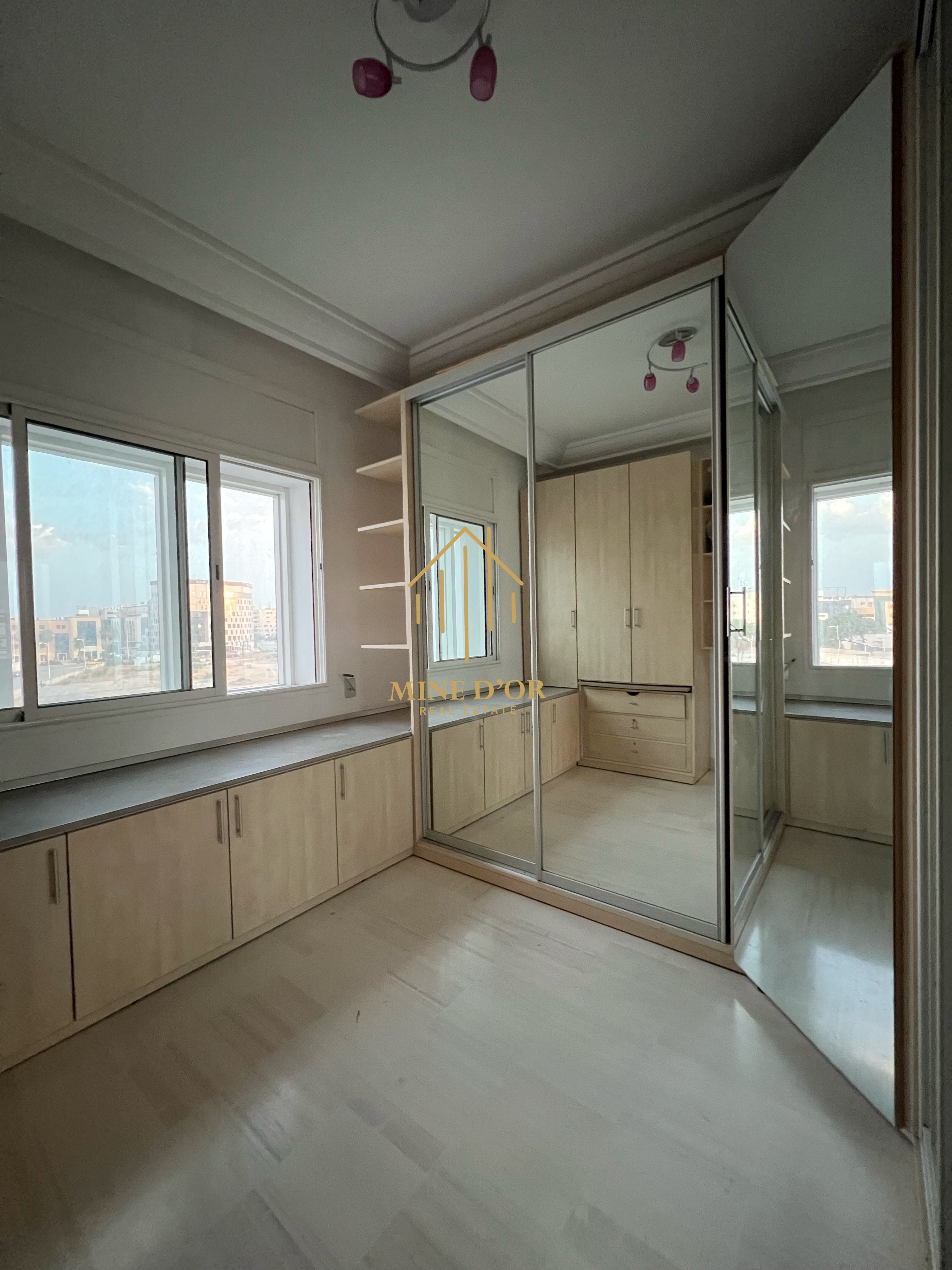 Cite El Khadra&nbsp;Zone urbaine nord&nbsp;Location&nbsp;Appart. 4 pi�ces&nbsp;Al appart s3 meubl� ou vide au centre urbain nord