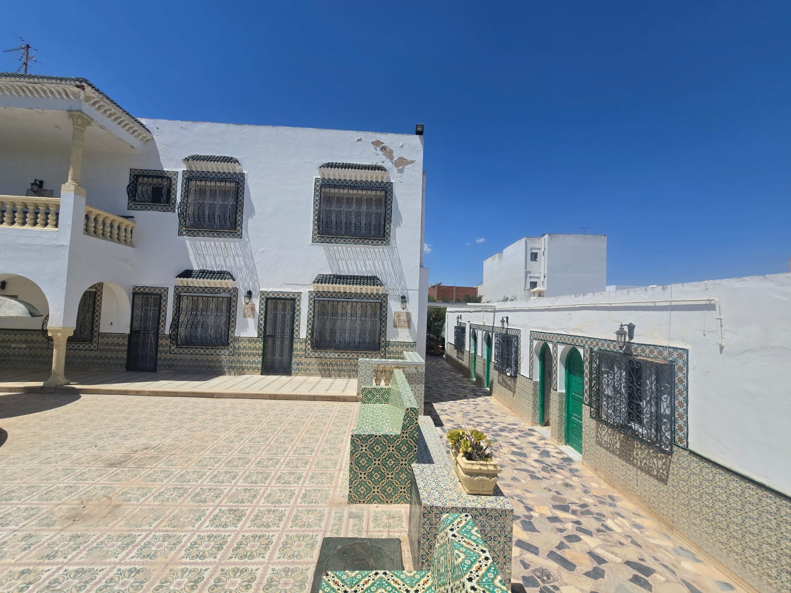 Akouda&nbsp;Chatt Meriem&nbsp;Vente&nbsp;Maisons&nbsp;Magnifique villa 4000 m2 terrain � chatt mariem