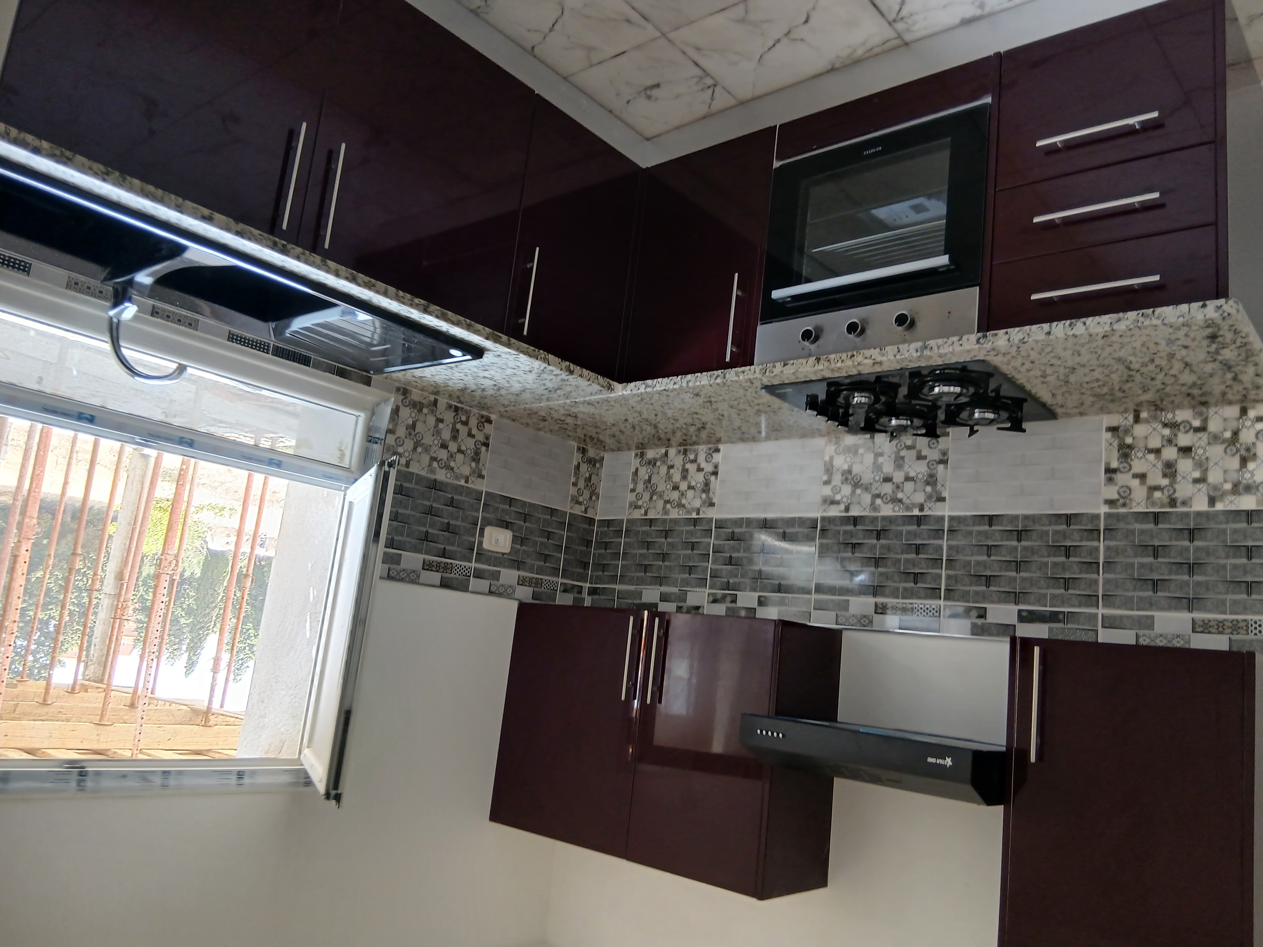 Akouda&nbsp;Chatt Meriem&nbsp;Vente&nbsp;Appart. 4 pi�ces&nbsp;Immeuble neuf r2 garage et 3 appartements