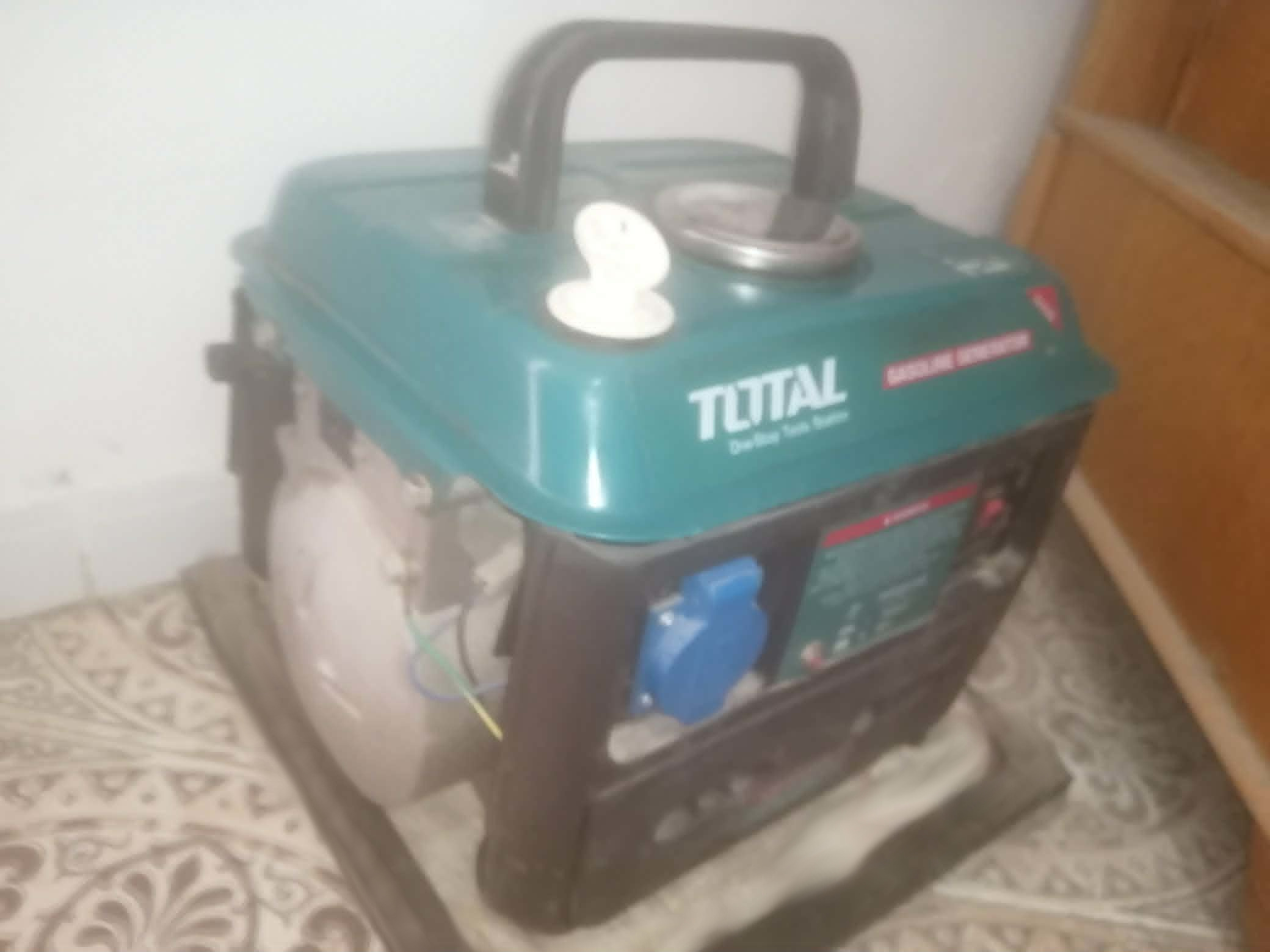Ben Arous&nbsp;Ben Arous&nbsp;Autre&nbsp;Autre&nbsp;Groupe electrog�ne total 800w 1kw comme neuf