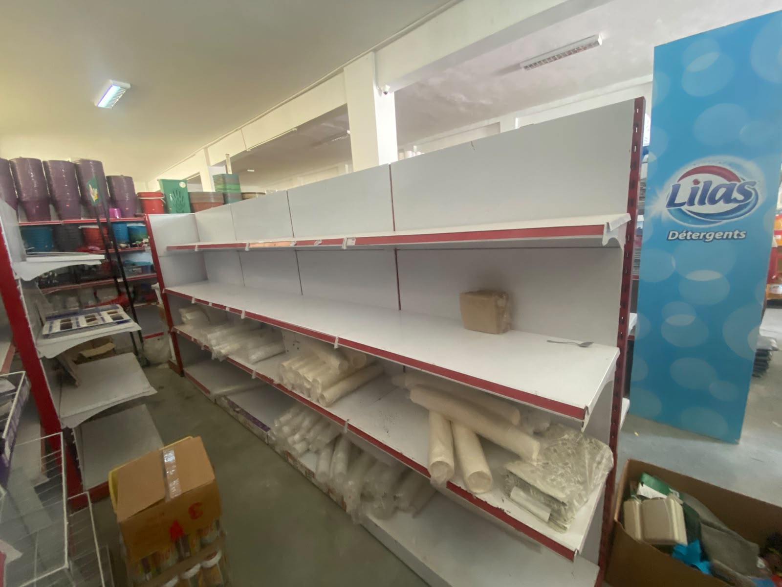 Ain Zaghouan&nbsp;Ain Zaghouan&nbsp;Autres meubles&nbsp;Autres&nbsp;Etageres et agencement pour superette