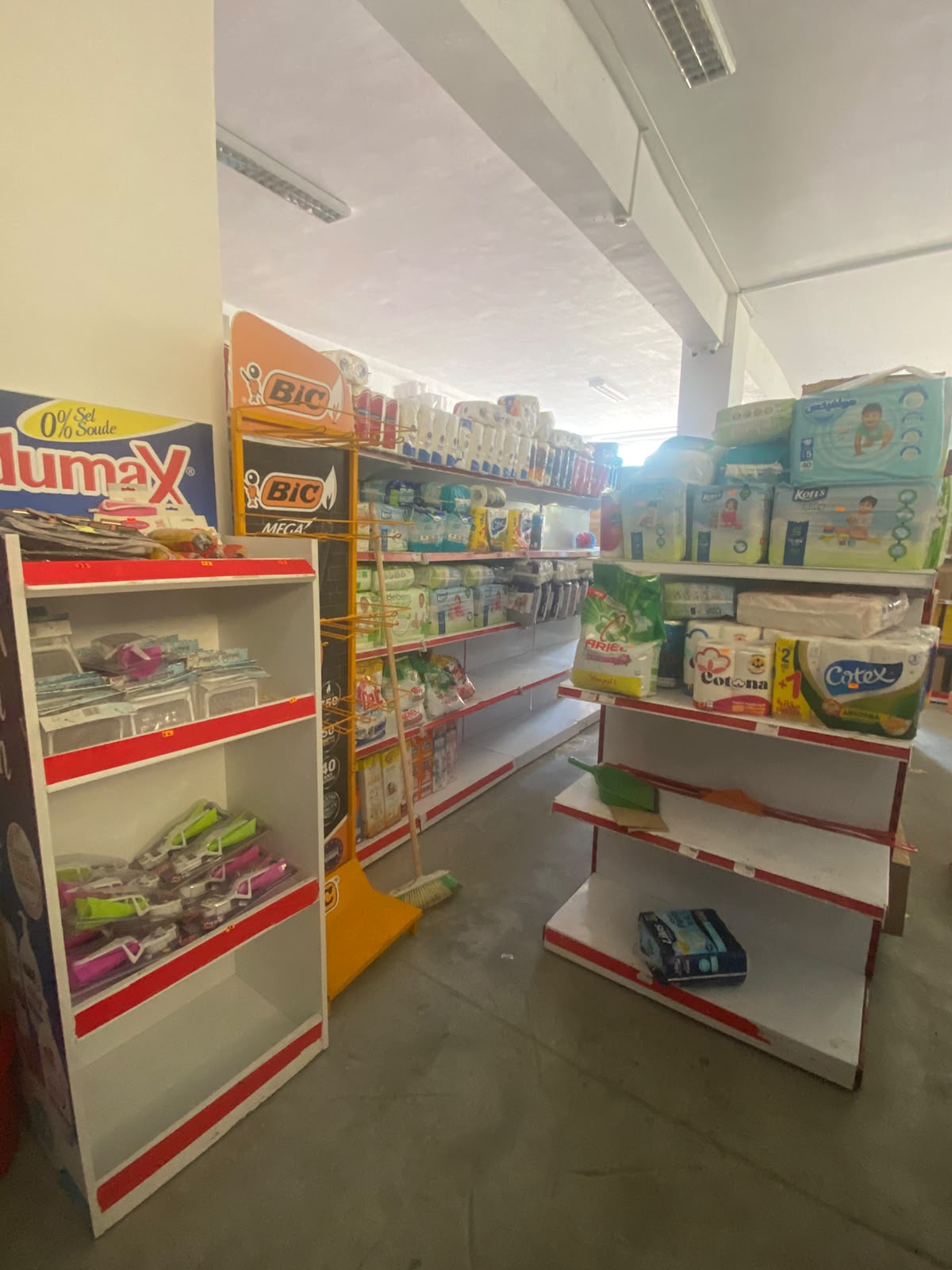 Ain Zaghouan&nbsp;Ain Zaghouan&nbsp;Autres meubles&nbsp;Autres&nbsp;Etageres et agencement pour superette