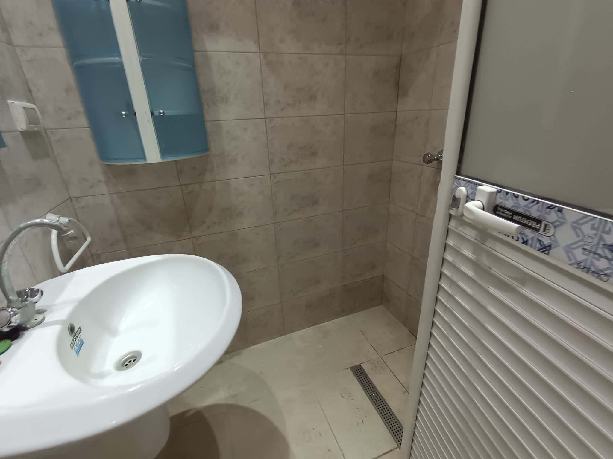 El Menzah&nbsp;El Menzah 4&nbsp;Location&nbsp;Appart. 3 pi�ces&nbsp;S 2 au rdc d'une villa a menzah 5