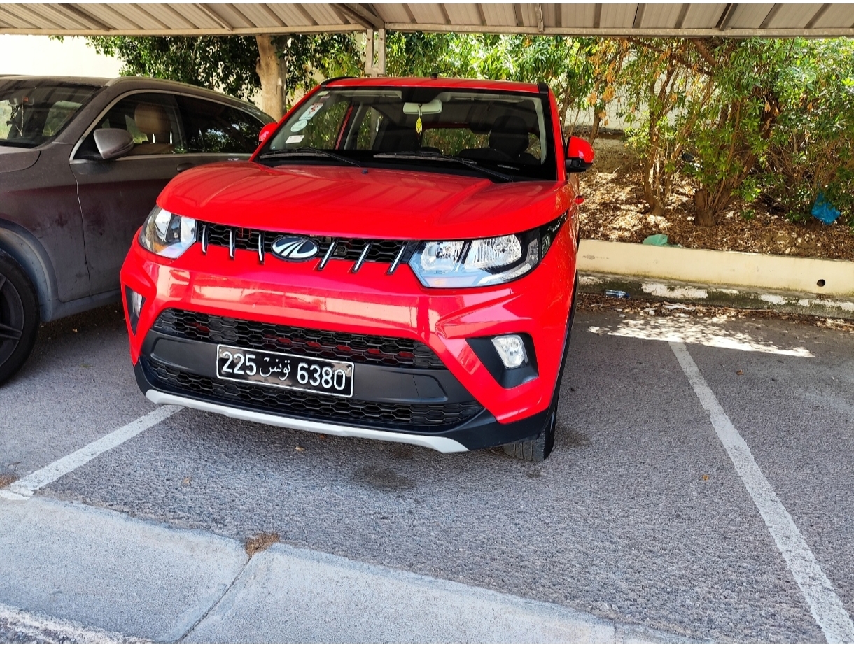 Mnihla&nbsp;Jardins d'el Menzah&nbsp;Mahindra&nbsp;Autre Mod�le&nbsp;Mahindra kuv100 k8 en tr�s bon �tat