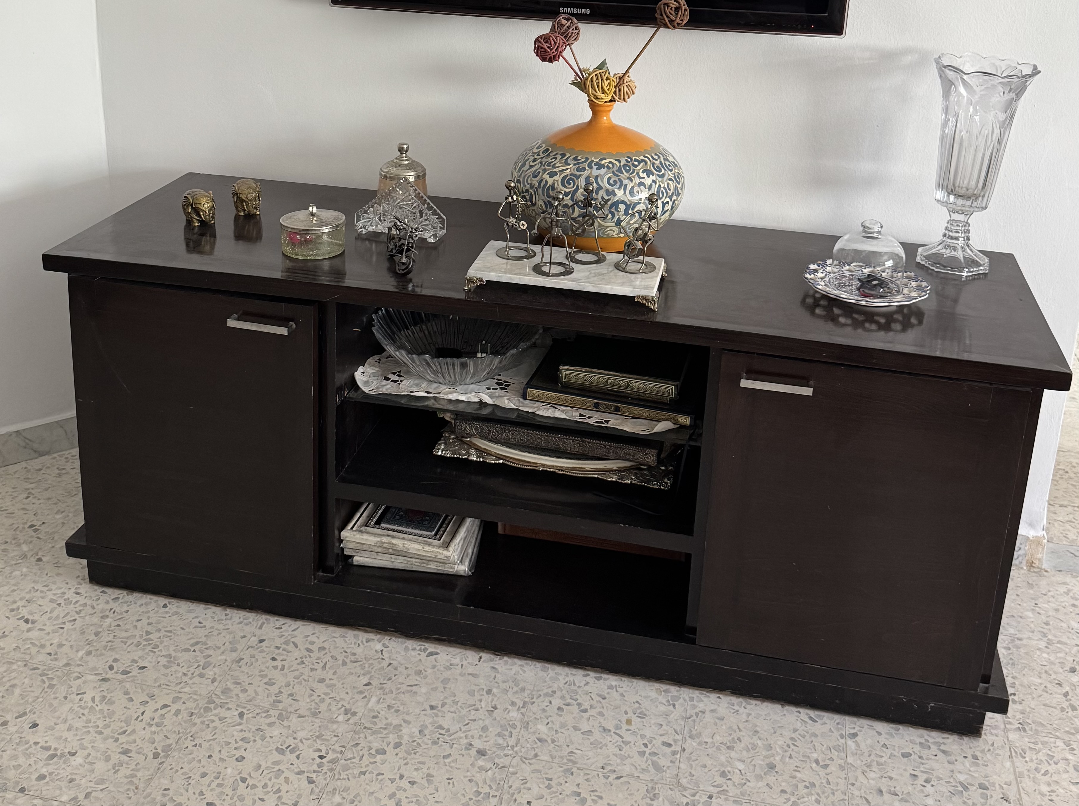 El Menzah&nbsp;Cite Caravelles&nbsp;Autres meubles&nbsp;Autres&nbsp;Table de tv