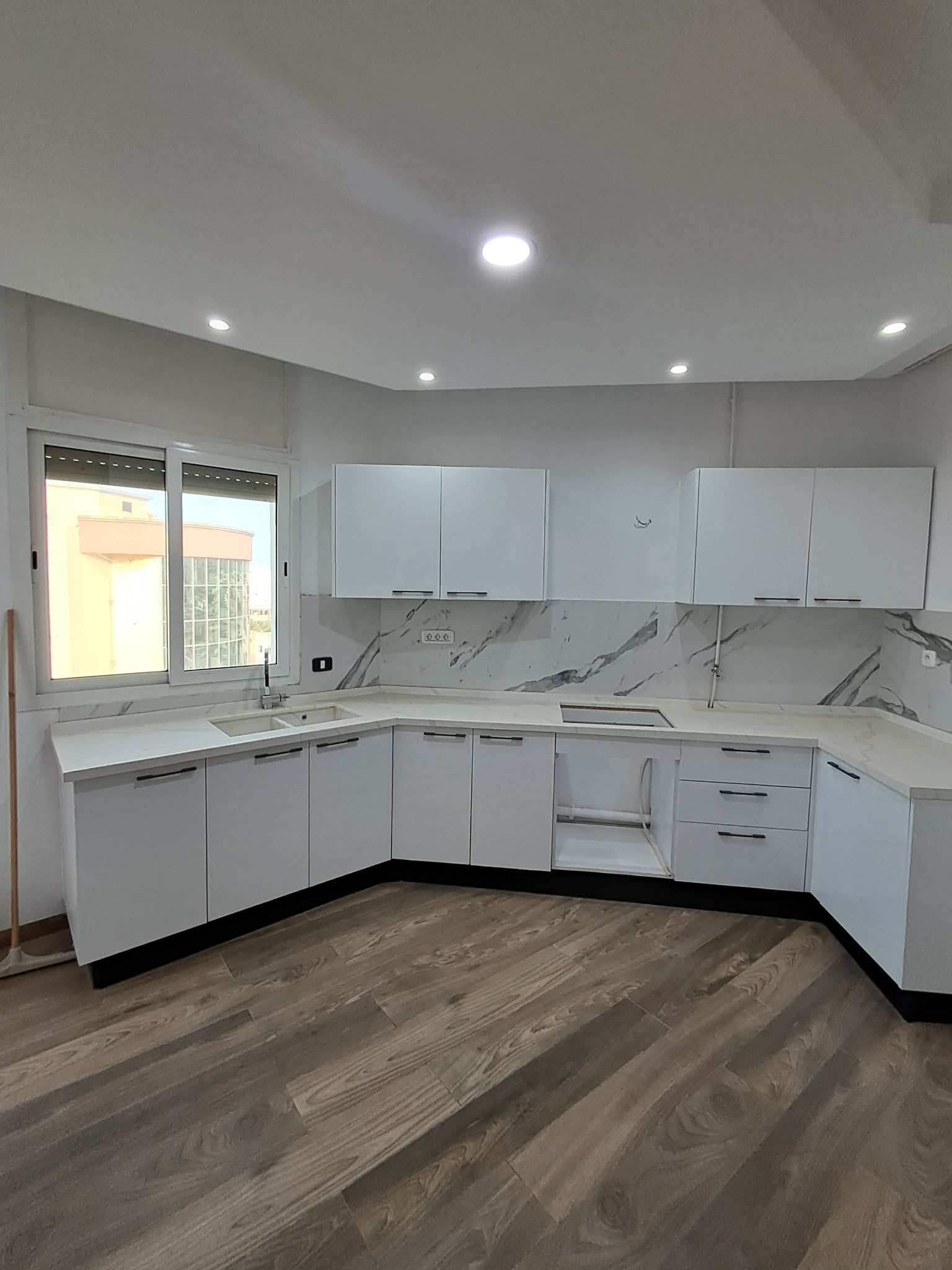 La Marsa&nbsp;El Aouina&nbsp;Location&nbsp;Appart. 2 pi�ces&nbsp;S plus 2 jardins el aouina