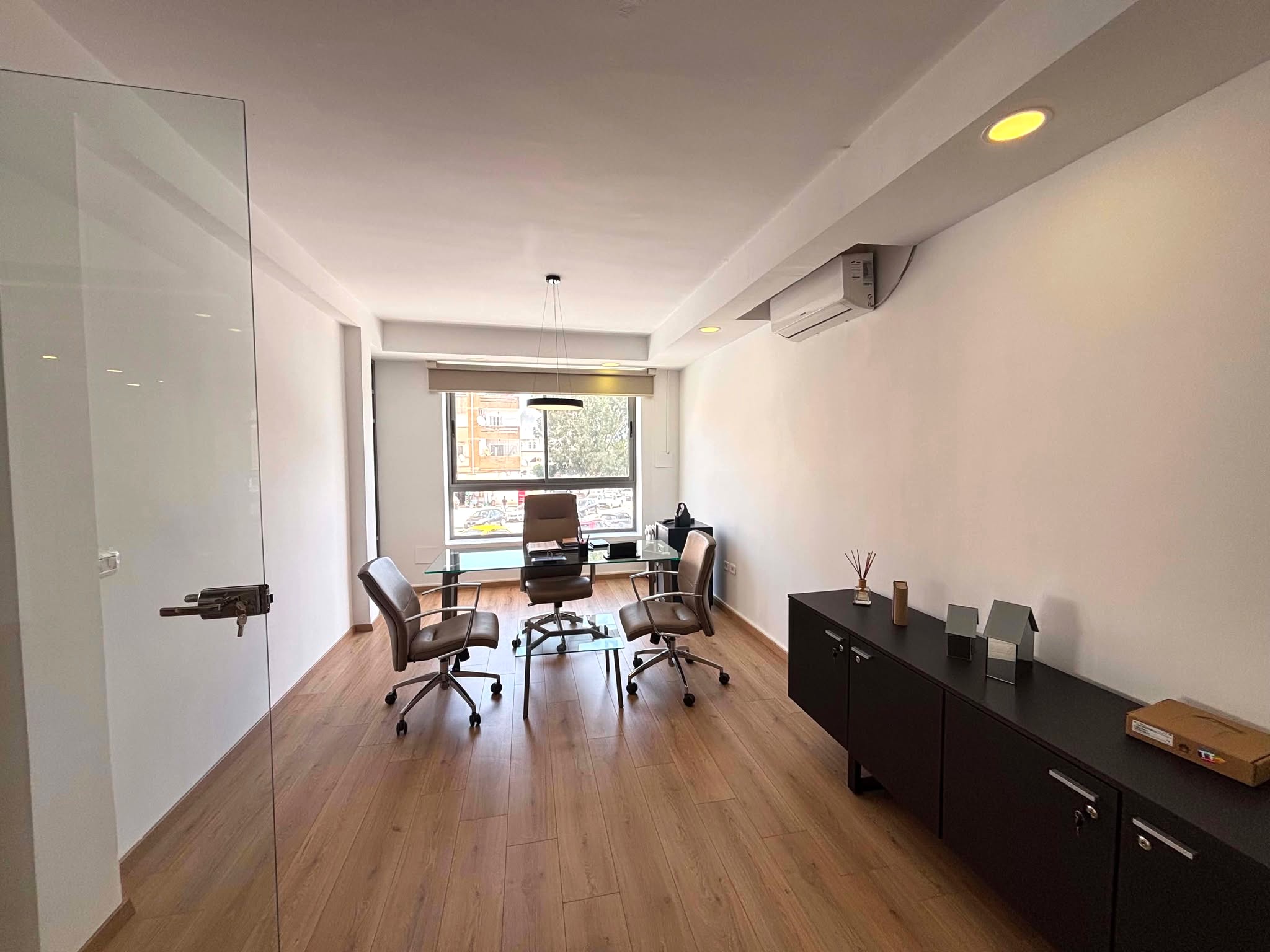 Raoued&nbsp;Cite El Ghazala 1&nbsp;Bureaux & Commerces&nbsp;Bureau&nbsp;Bureau h3 de 162 m a cite el ghazela