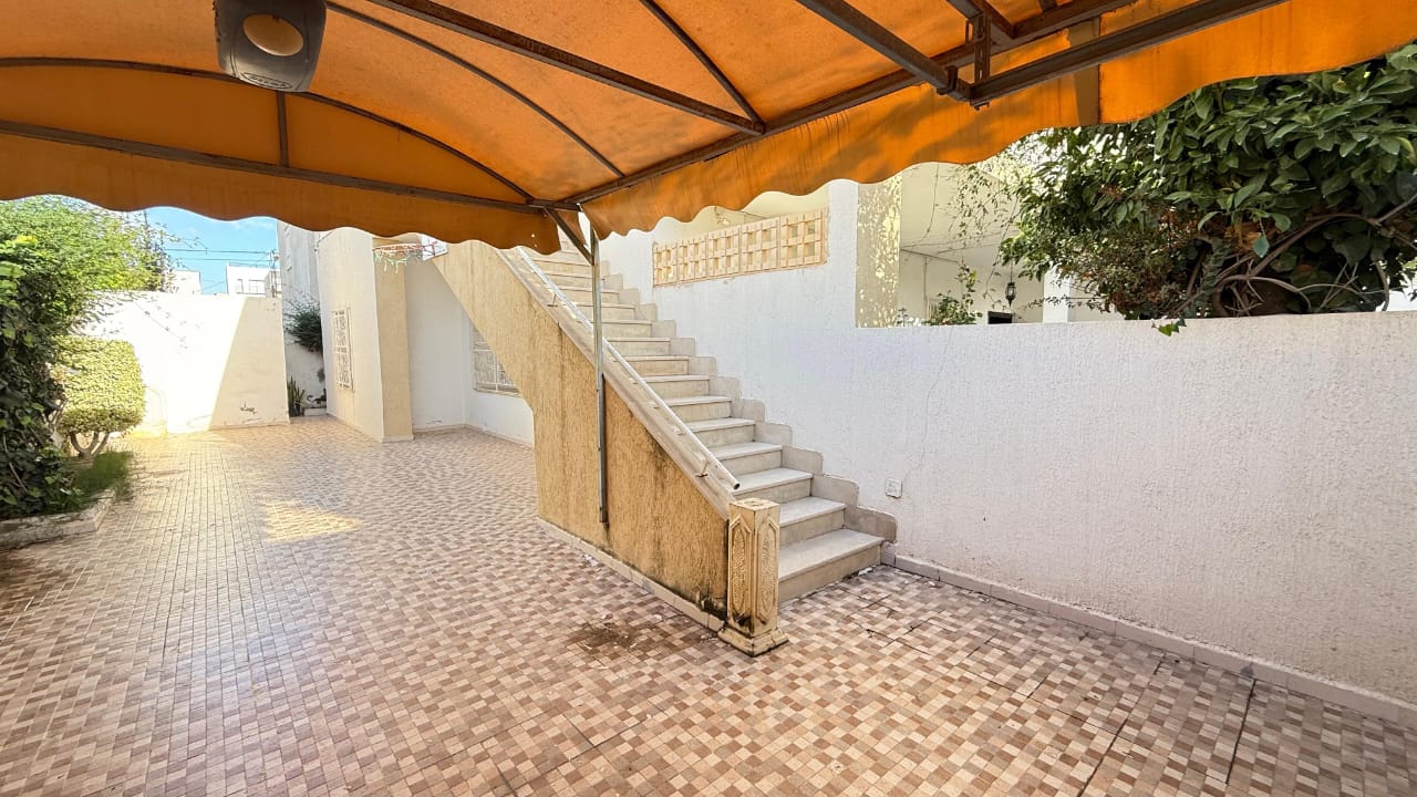 La Soukra&nbsp;Borj Louzir&nbsp;Vente&nbsp;Maisons&nbsp;Villa de 319 m a borj louzir
