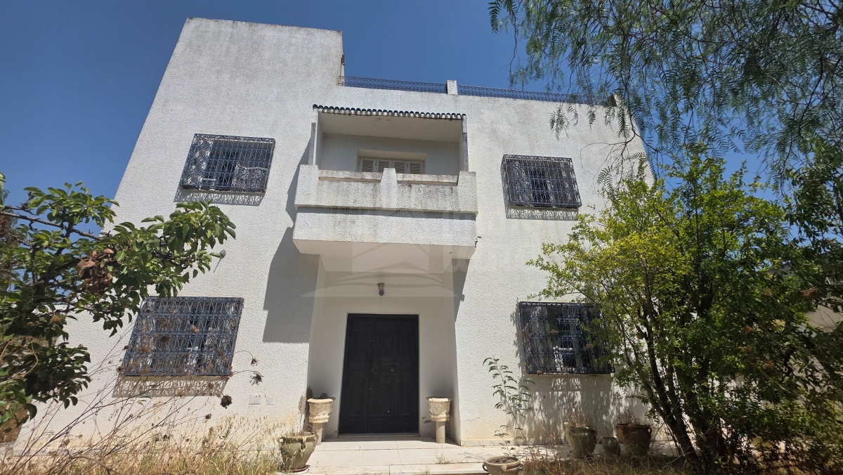 El Menzah&nbsp;El Menzah 9&nbsp;Vente&nbsp;Maisons&nbsp;Villa de 250 m a menzah 9c