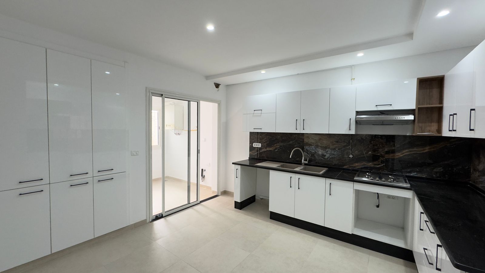 Ariana Ville&nbsp;Riadh Landlous&nbsp;Vente&nbsp;Appart. 3 pi�ces&nbsp;Appartement s3 au rez de chaussee a riadh andalous