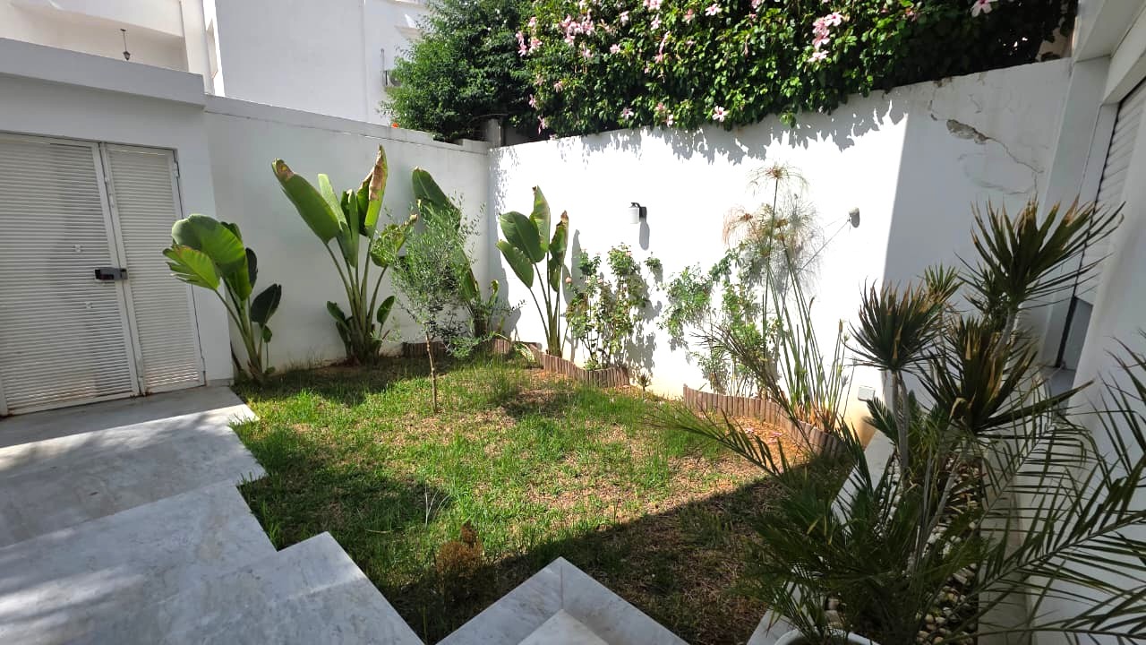 Mnihla&nbsp;Jardins d'el Menzah&nbsp;Vente&nbsp;Maisons&nbsp;Villa avec piscine aux jardins d'el menzah 1