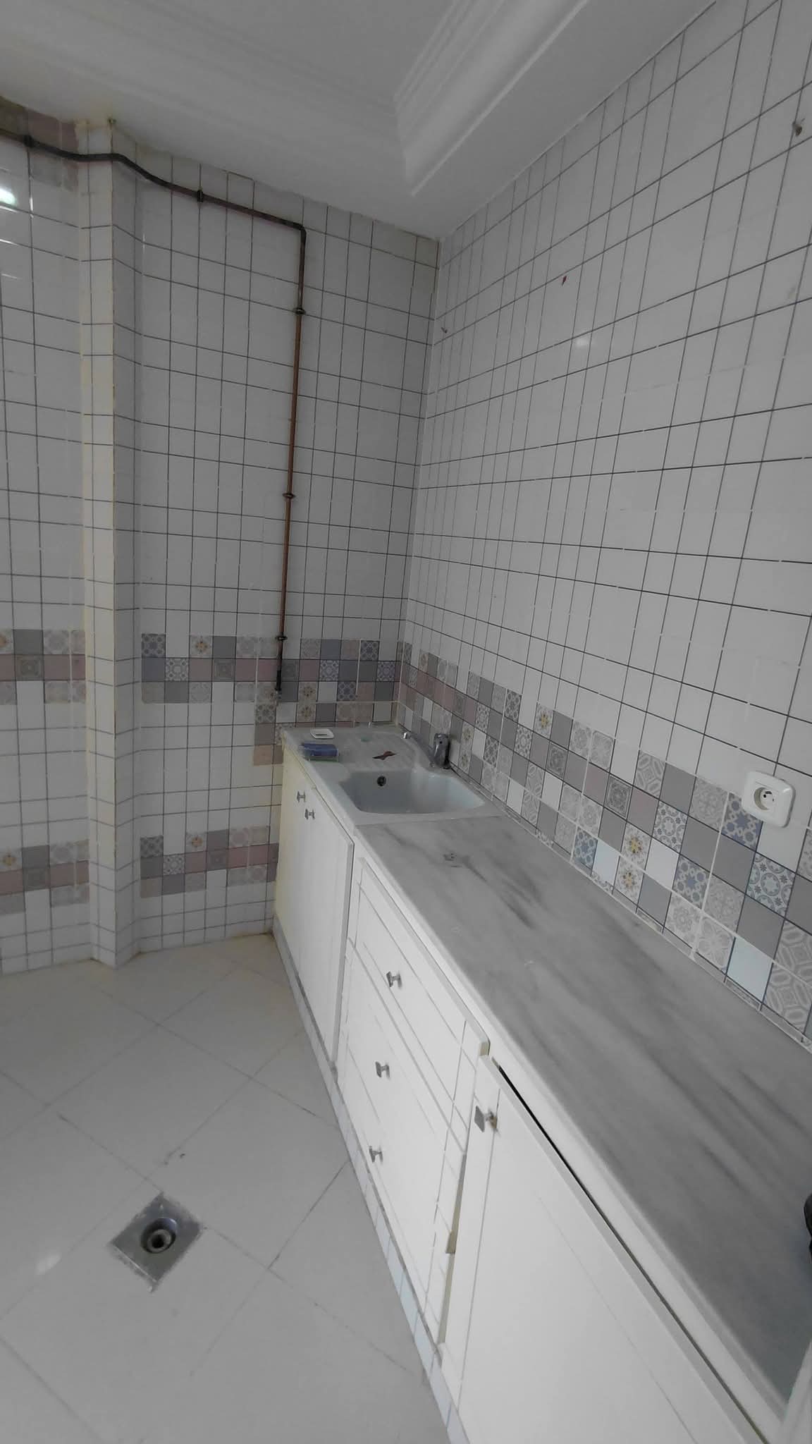Cite El Khadra&nbsp;Cite El Khadra&nbsp;Location&nbsp;Appart. 3 pi�ces&nbsp;S plus 2 a la cit� el khadhra wb4404