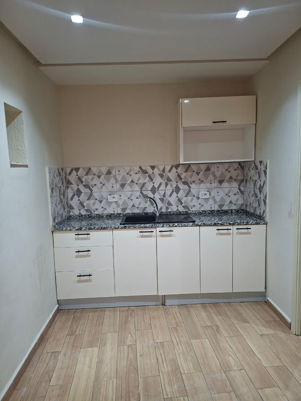 Cite El Khadra&nbsp;Cite El Khadra&nbsp;Location&nbsp;Maisons&nbsp;Studio s0 hst a la cit� el khadhra wb4114