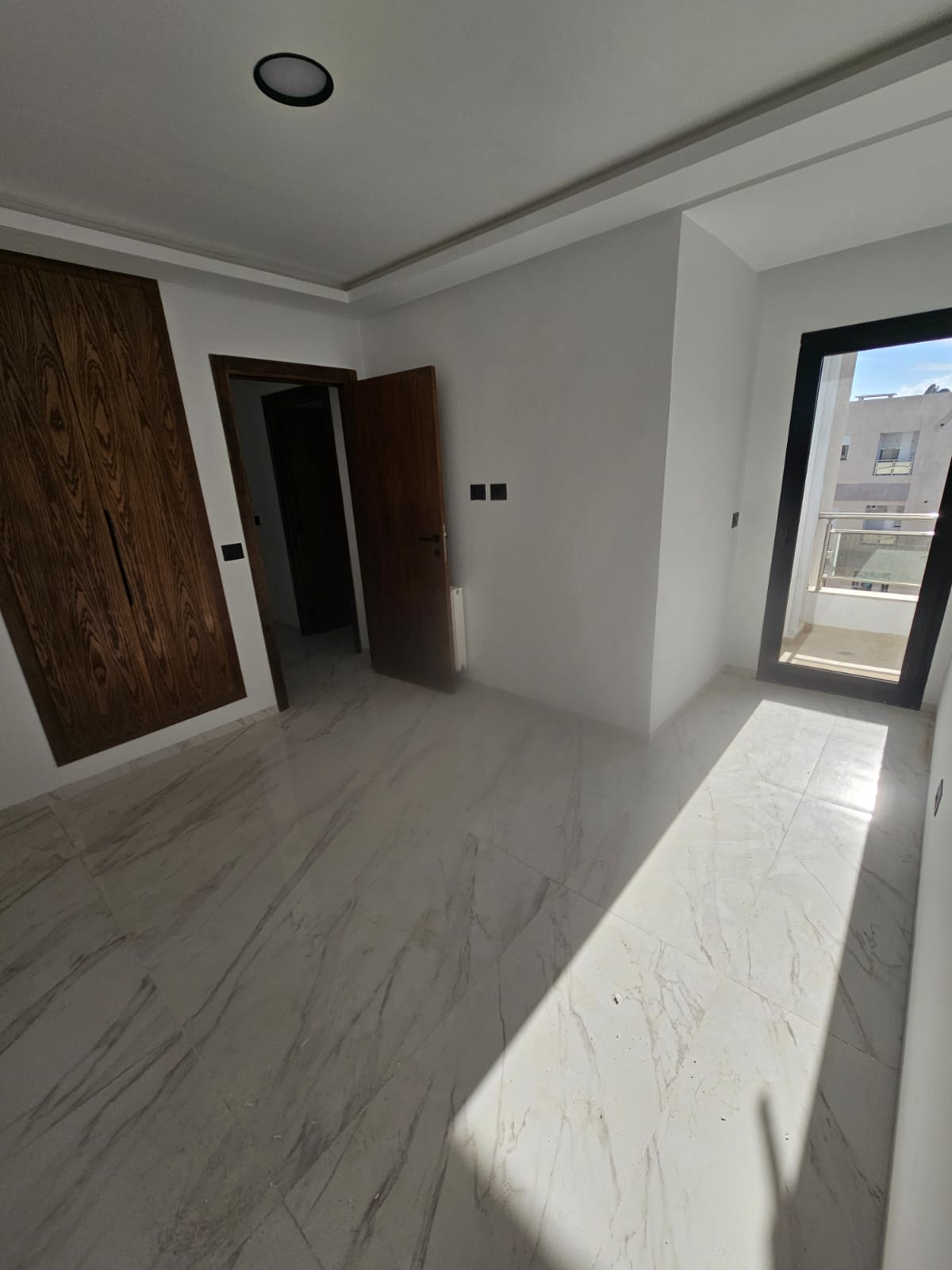 Ain Zaghouan&nbsp;Ain Zaghouan&nbsp;Location&nbsp;Appart. 3 pi�ces&nbsp;S plus deux bien ensoleill� � l'aouina