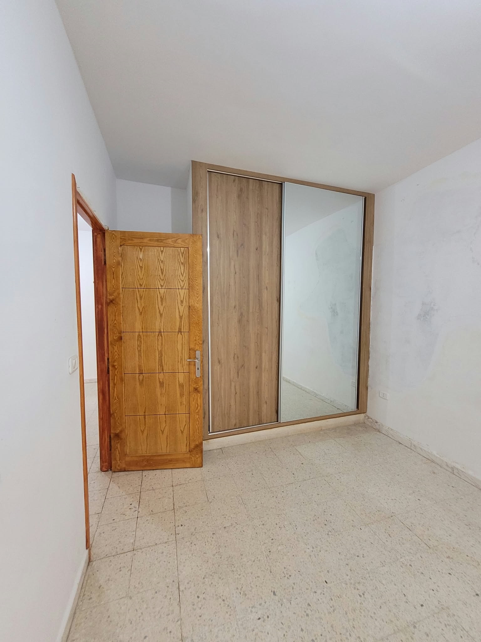 La Soukra&nbsp;Chotrana 1&nbsp;Location&nbsp;Appart. 1 pi�ce&nbsp;Coquet appartement