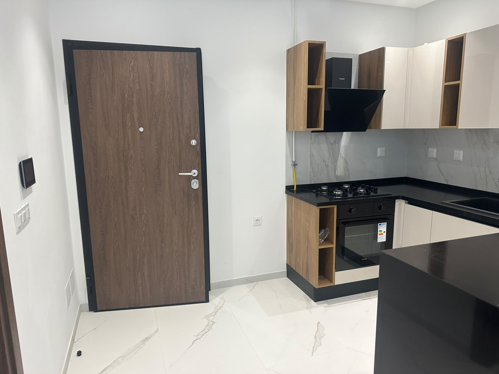 La Soukra&nbsp;La Soukra&nbsp;Location&nbsp;Appart. 1 pi�ce&nbsp;Aouina hay el wahat � proximit� de monoprix
