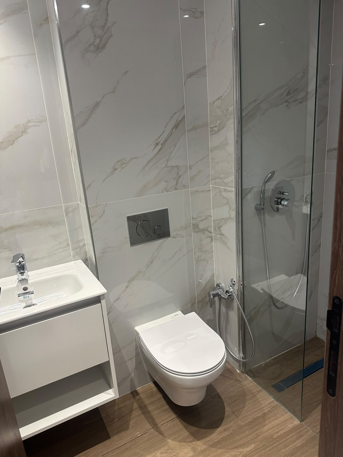 La Soukra&nbsp;La Soukra&nbsp;Location&nbsp;Appart. 1 pi�ce&nbsp;Aouina hay el wahat � proximit� de monoprix