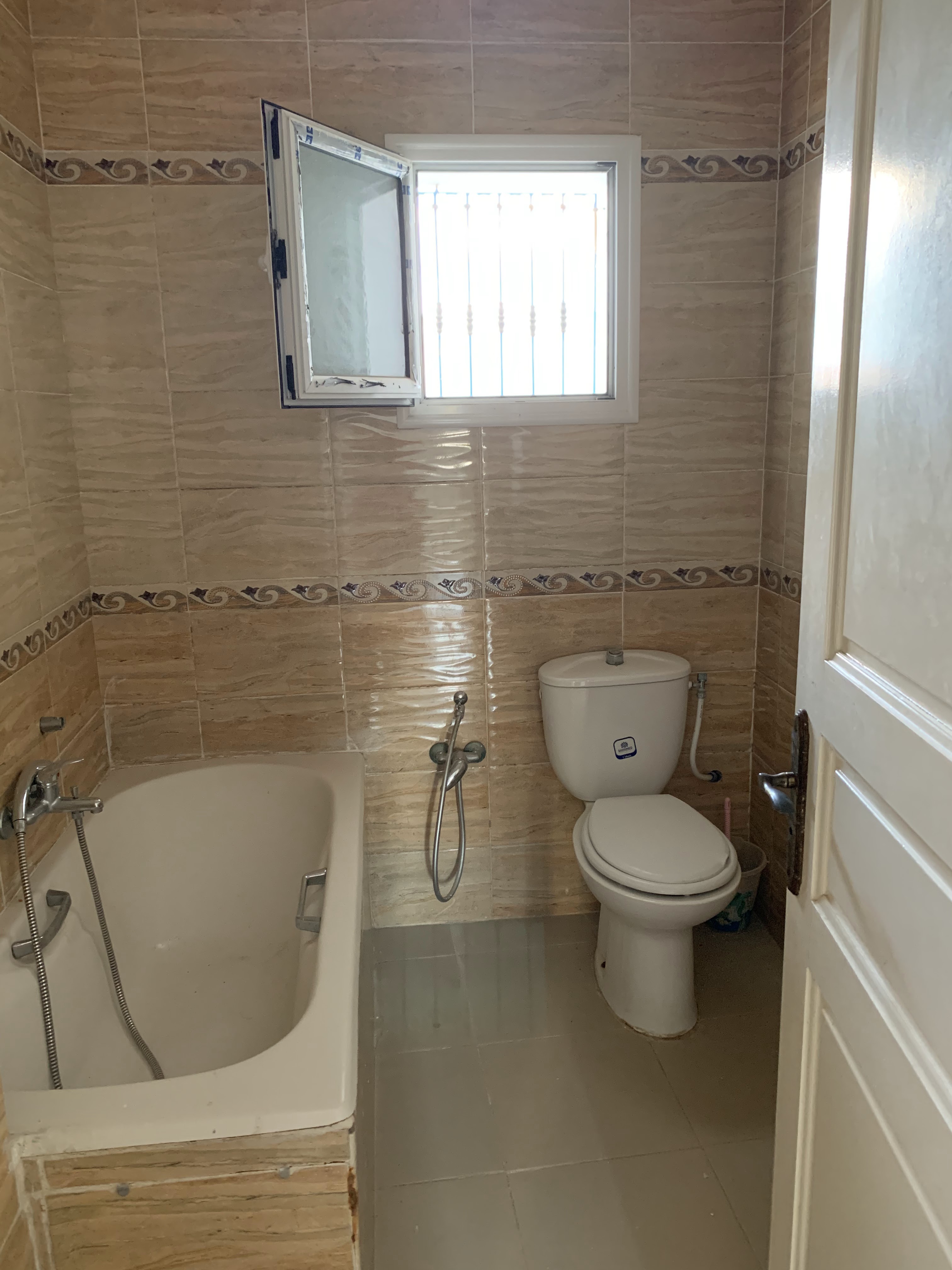 Bou Mhel El Bassatine&nbsp;Bou Mhel&nbsp;Location&nbsp;Appart. 3 pi�ces&nbsp;Joli appartement