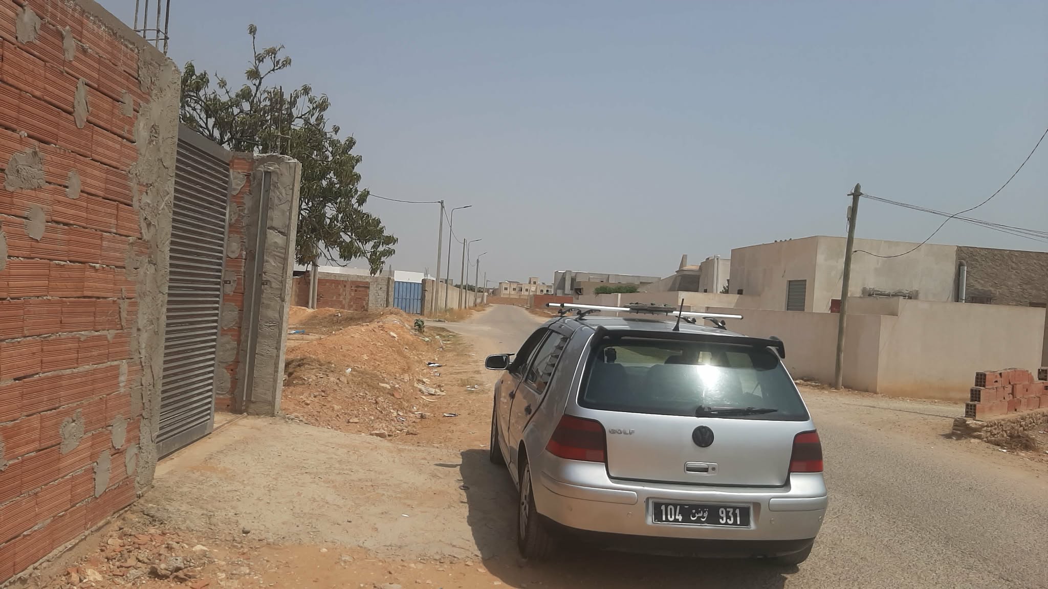 Sakiet Ezzit&nbsp;Sakiet Ezzit&nbsp;Location&nbsp;Surfaces&nbsp;Terrain clotur� rte teniur km 9