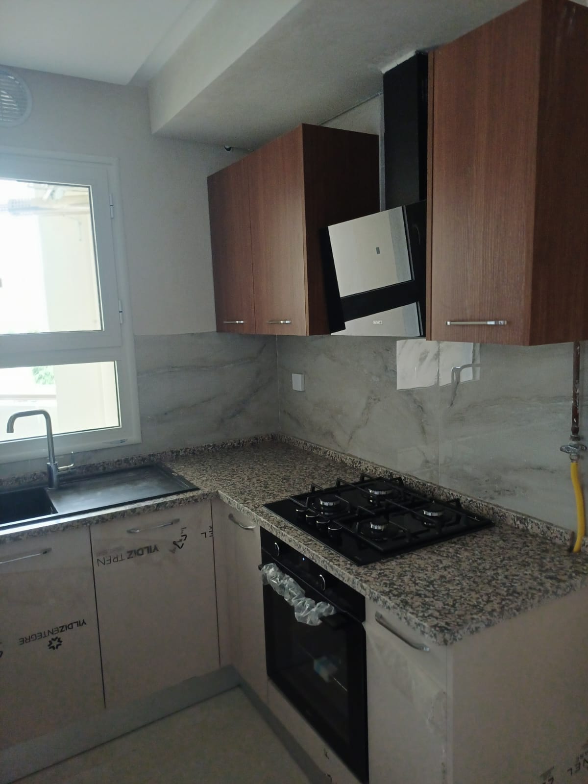 La Marsa&nbsp;El Aouina&nbsp;Location&nbsp;Appart. 1 pi�ce&nbsp;S1 neuf jamais habit�